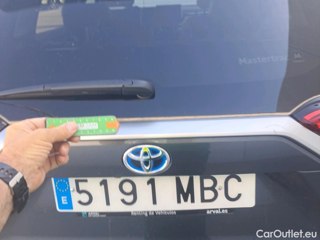  Toyota  RAV4 TOYOTA  / 2018 / 5P / todoterreno 2.5l 220H Luxury #46