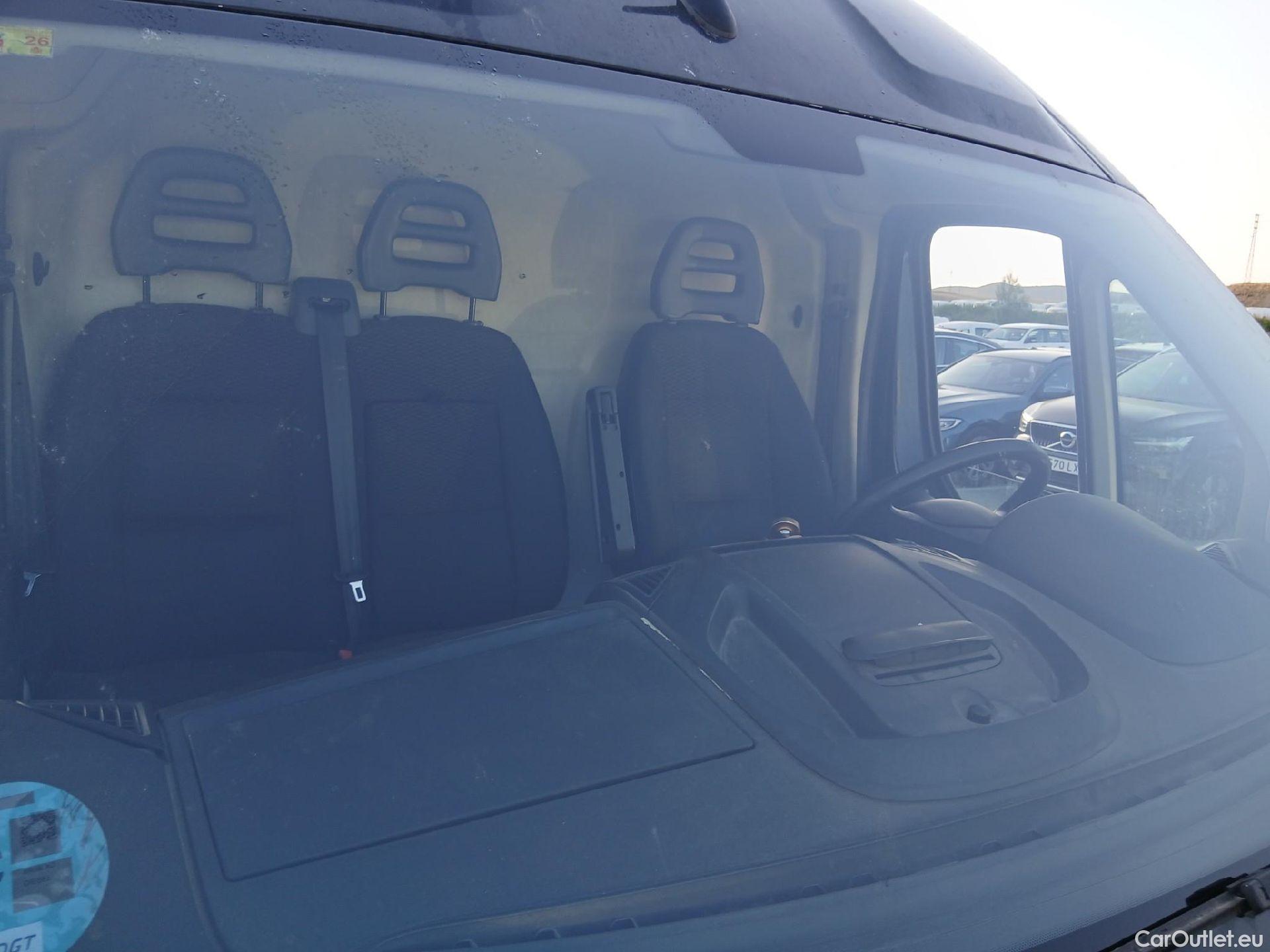  Citroen  Jumper CITROEN  / 2014 / 4P / furgón BlueHDi 103KW (140CV) Furgón 35L3H2 #1