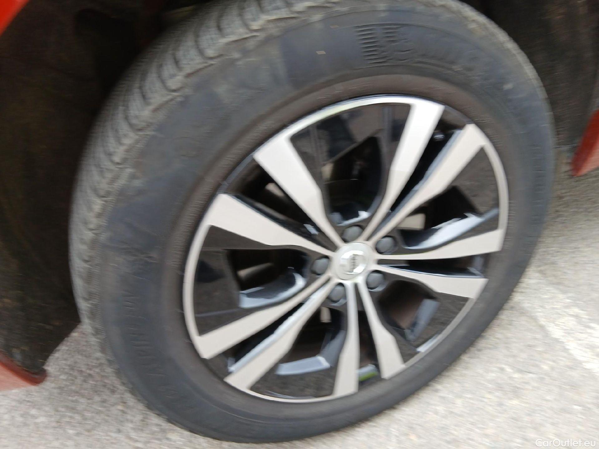  Volvo  XC60 VOLVO  / 5P / 2.0 T6 AWD Recharge Inscription Exp Auto 350 CV 18 kWh #27