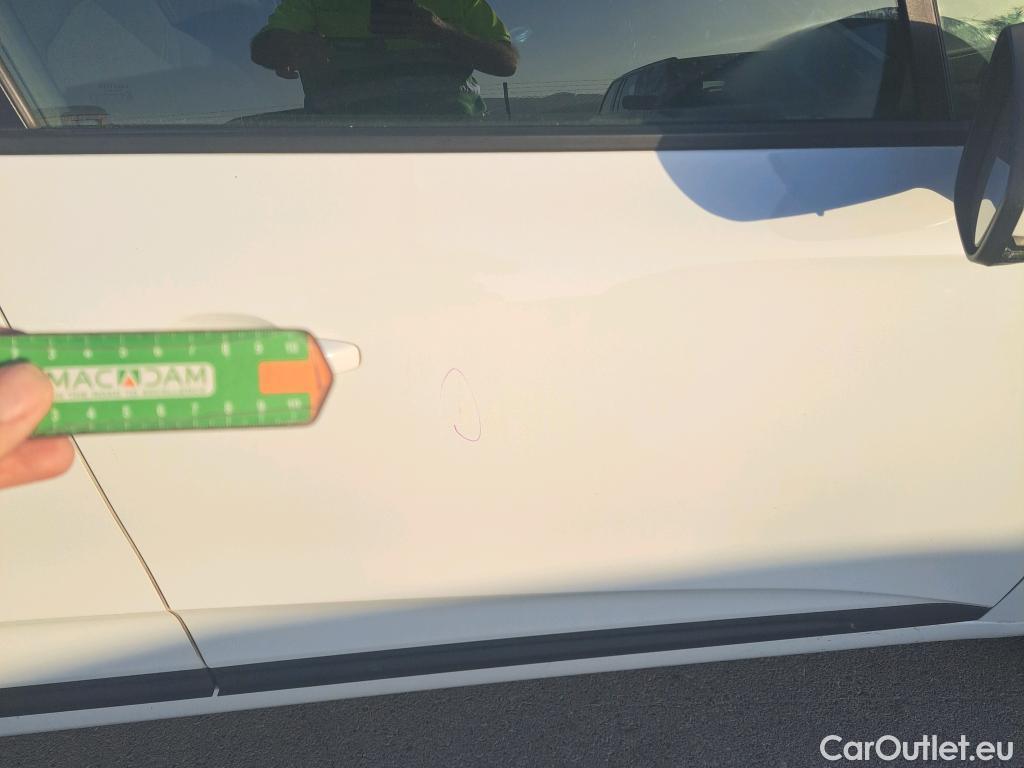  Renault  Clio RENAULT  / 2019 / 5P / berlina con portón Intens TCe 67 kW (91CV) (AC) #12