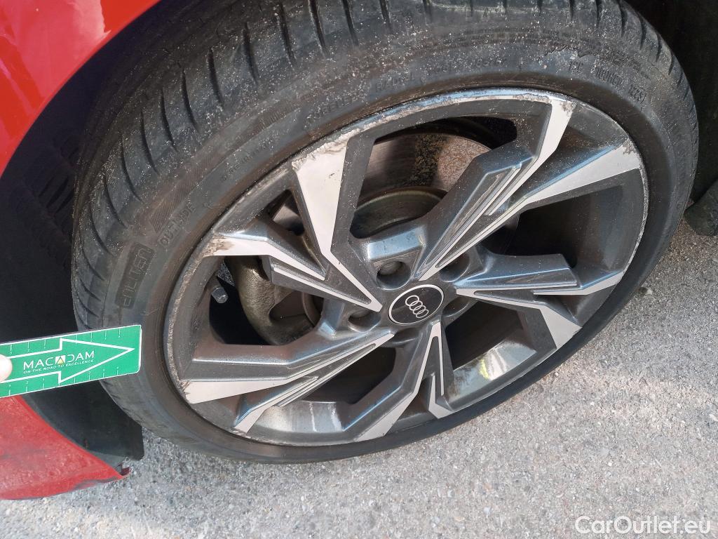  Audi  A3 AUDI  / 2020 / 5P / berlina con portón Sportback S line 40 TFSI e 150kW S tron #8