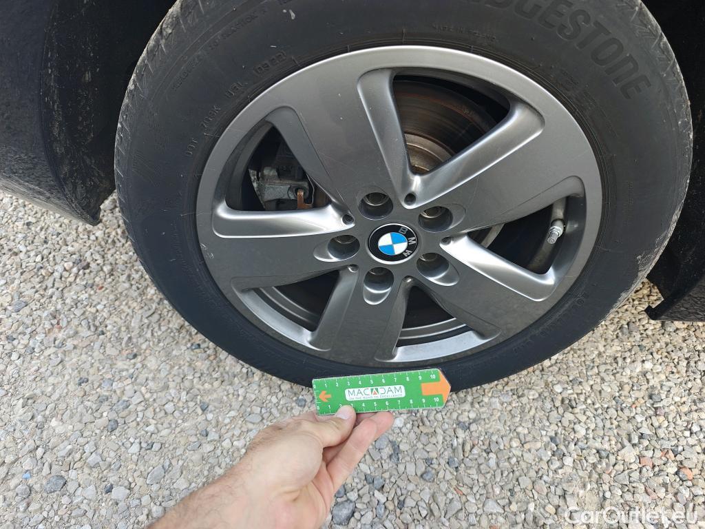  Bmw  Serie 1 BMW  / 2019 / 5P / berlina con portón 116d Corporate Auto. #29