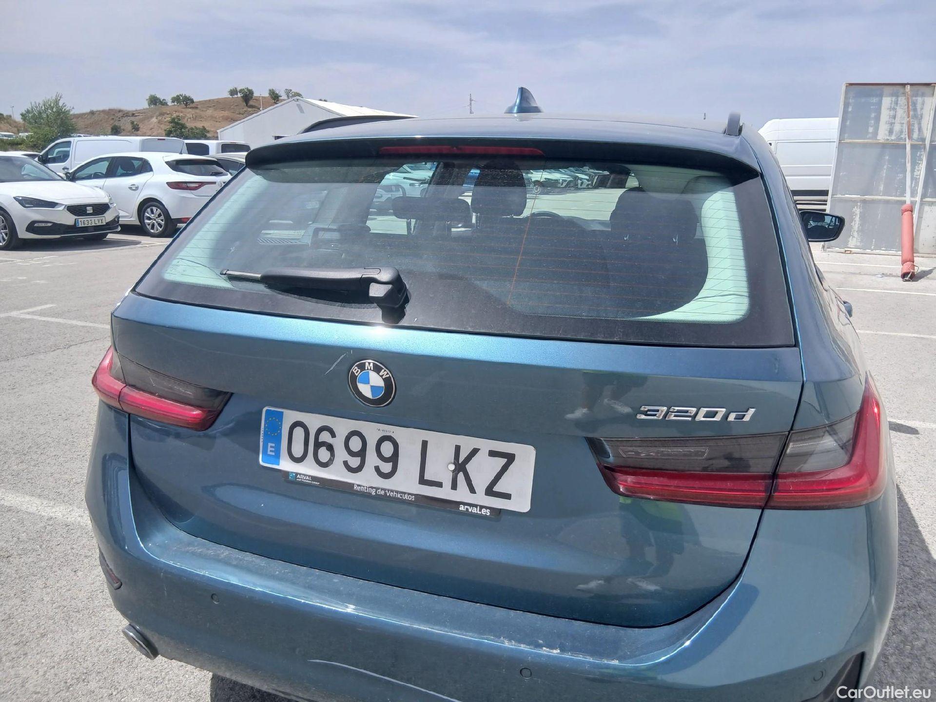  Bmw  Serie 3 BMW  / 2019 / 5P / familiar 320d Auto.Touring #30