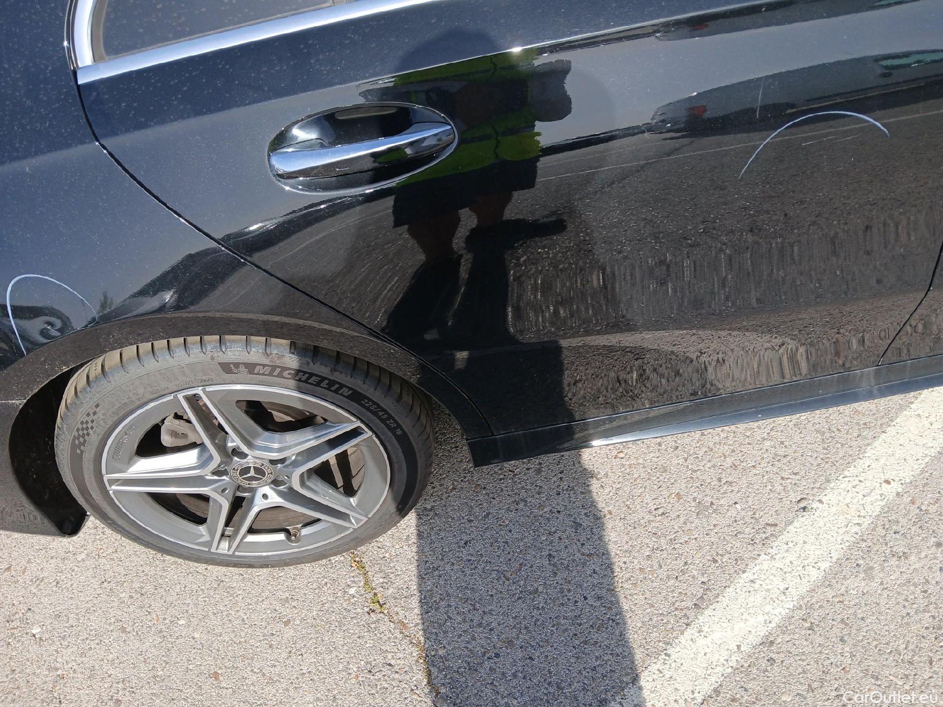  Mercedes  A-Klasse MERCEDES-BENZ Clase A / 2018 / 4P / sedán Sedán A 200 d #24