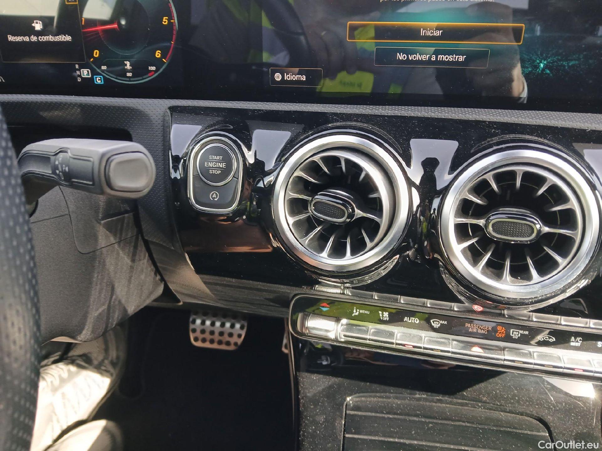  Mercedes  A-Klasse MERCEDES-BENZ Clase A / 2018 / 4P / sedán Sedán A 200 d #1