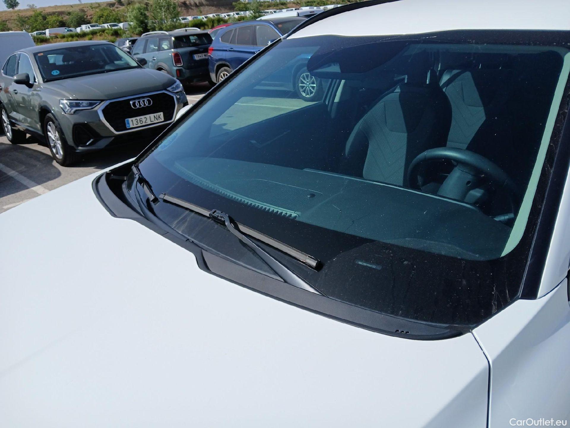  KIA  Niro KIA  / 2022 / 5P / crossover 1.6 GDi HEV 104kW (141CV) Concept #11