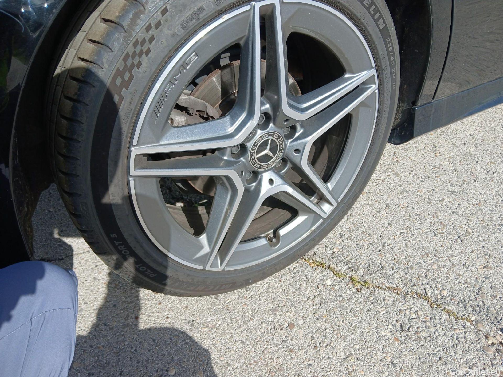  Mercedes  A-Klasse MERCEDES-BENZ Clase A / 2018 / 4P / sedán Sedán A 200 d #23