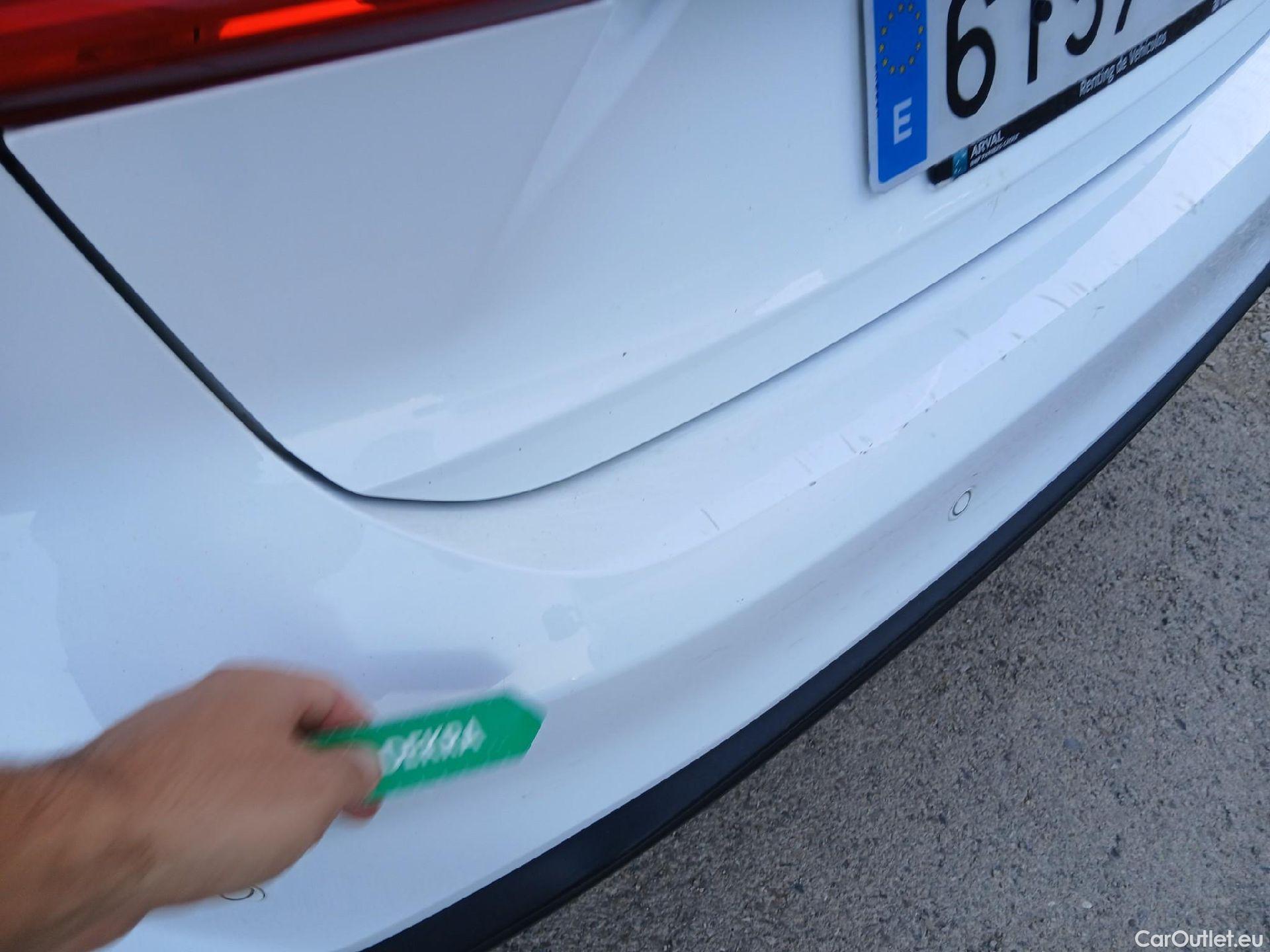  Ford  Focus FORD  / 2018 / 5P / berlina con portón 1.0 Ecoboost MHEV 92kW ST-Line #18