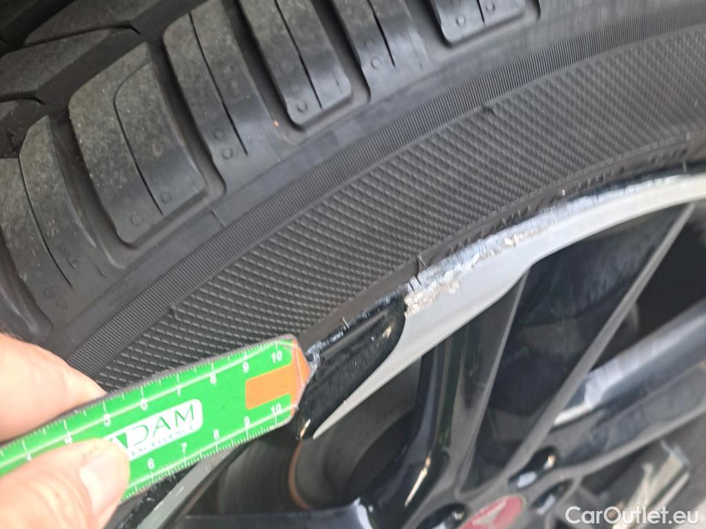 DS  DS7 DS DS 7 Crossback / 2017 / 5P / todoterreno BlueHDi DE 96kW (130CV) AT. PERF.LINE #4