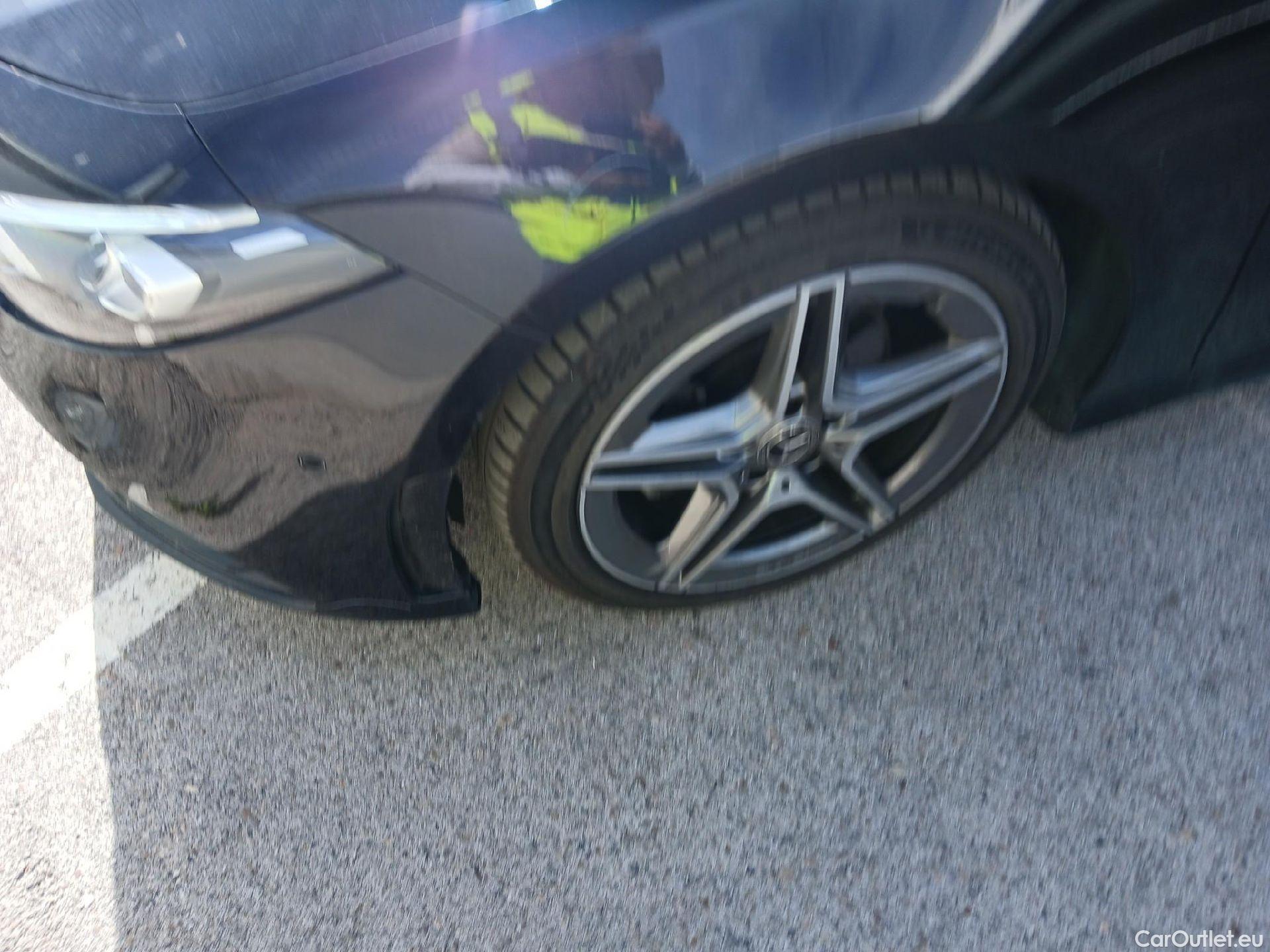  Mercedes  A-Klasse MERCEDES-BENZ Clase A / 2018 / 4P / sedán Sedán A 200 d #7