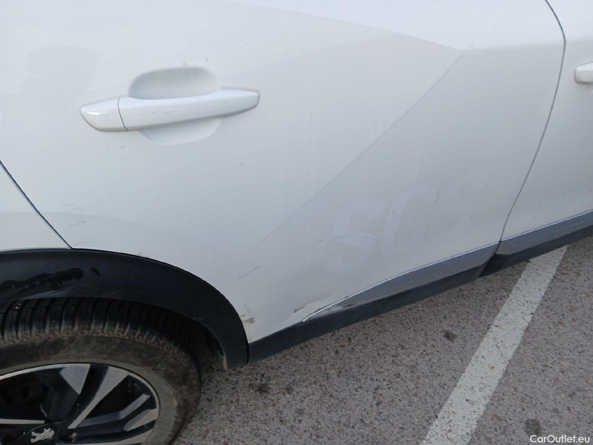  Peugeot  2008 PEUGEOT  / 2019 / 5P / todoterreno Allure BlueHDI 81kW (110CV) #18