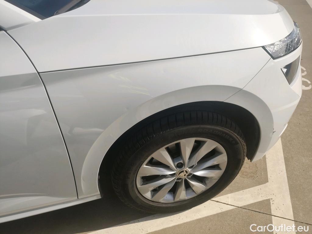  Skoda  KAMIQ SKODA  / 2019 / 5P / todoterreno 1.0 TSI 81kW (110CV) Emotion #5