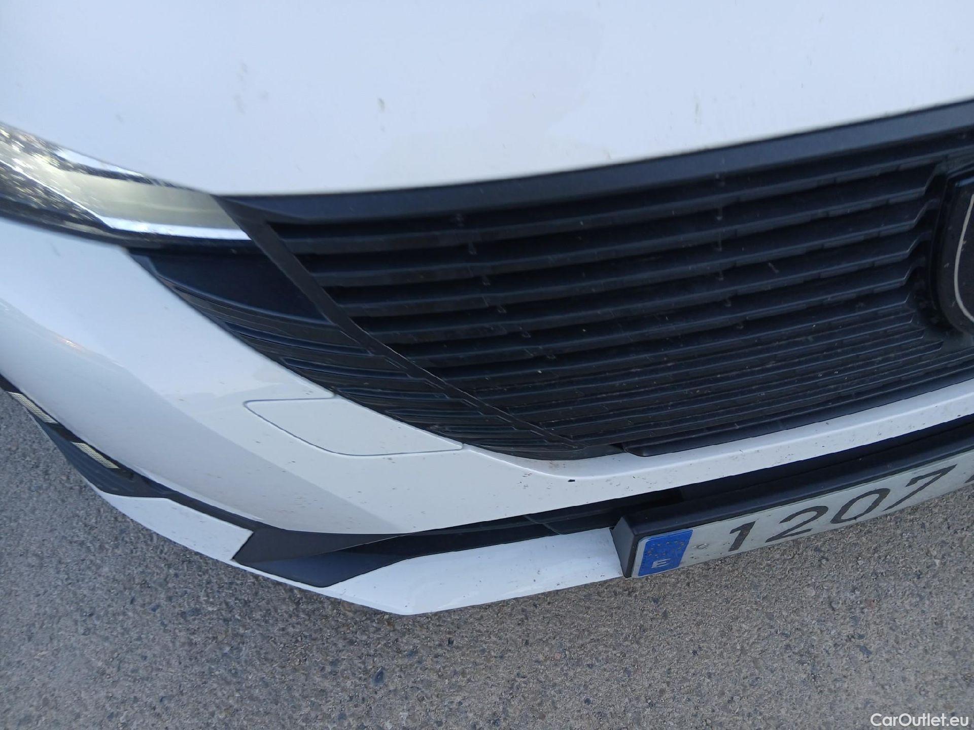  Peugeot  308 PEUGEOT  / 2021 / 5P / berlina con portón 5P Active Pack BlueHDi 130 S&S MAN (AC2) #1