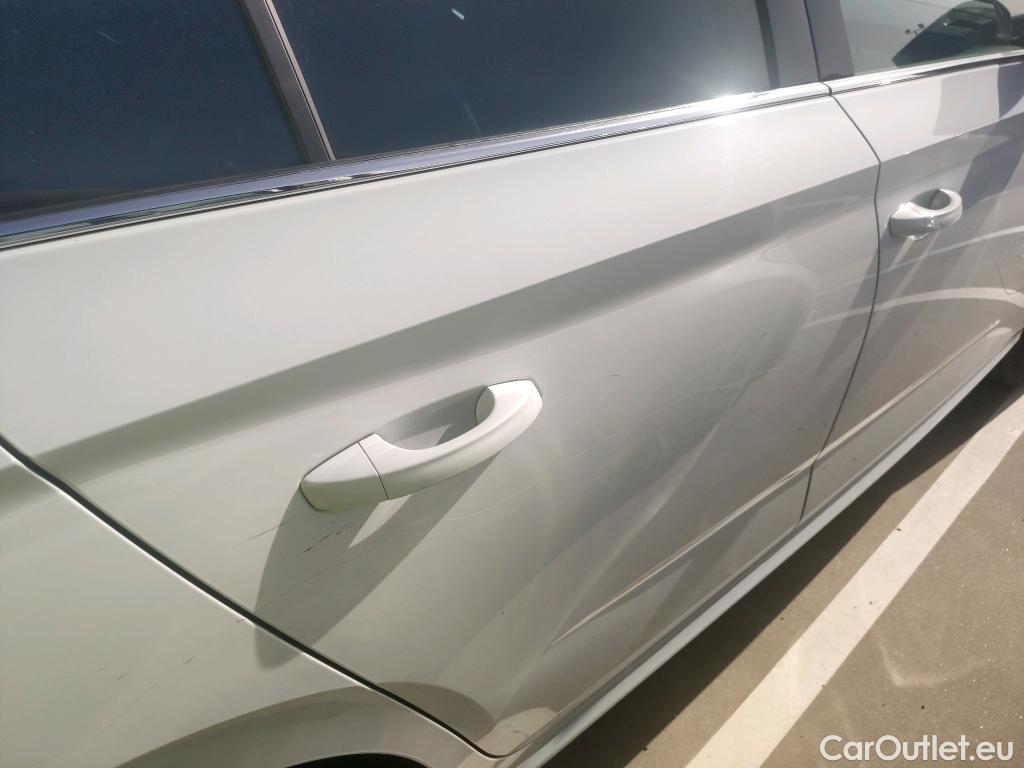  Skoda  KAMIQ SKODA  / 2019 / 5P / todoterreno 1.0 TSI 81kW (110CV) Emotion #19