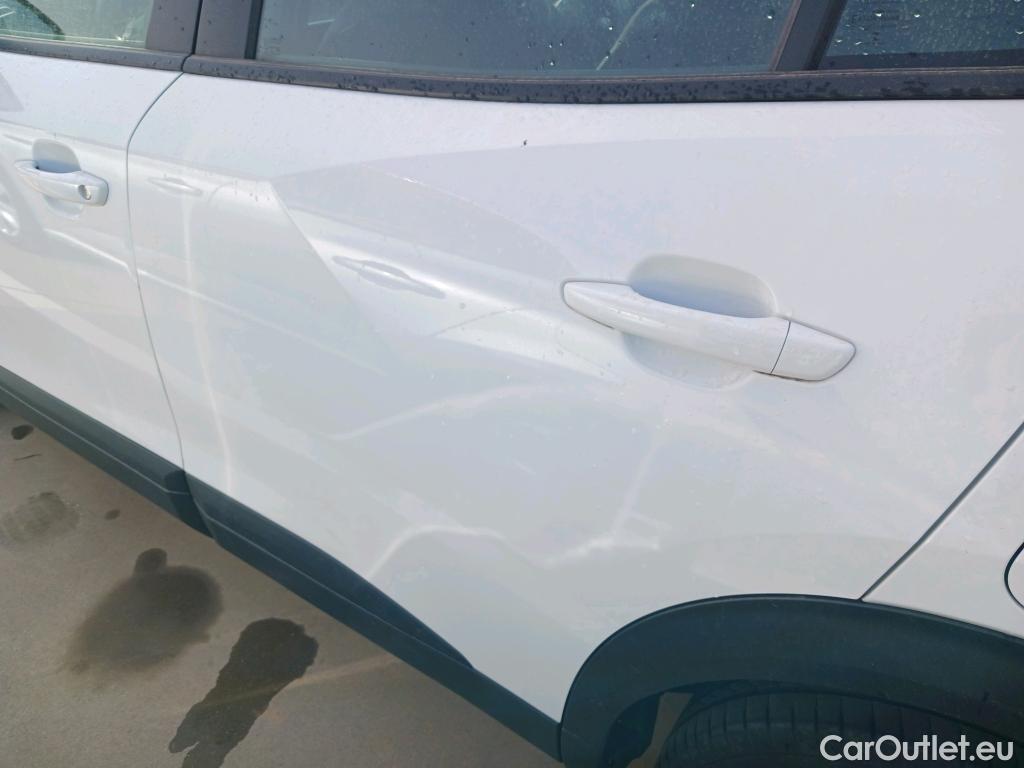  Peugeot  2008 PEUGEOT  / 2019 / 5P / todoterreno Active Puretech 100 S&S BVM6 #20