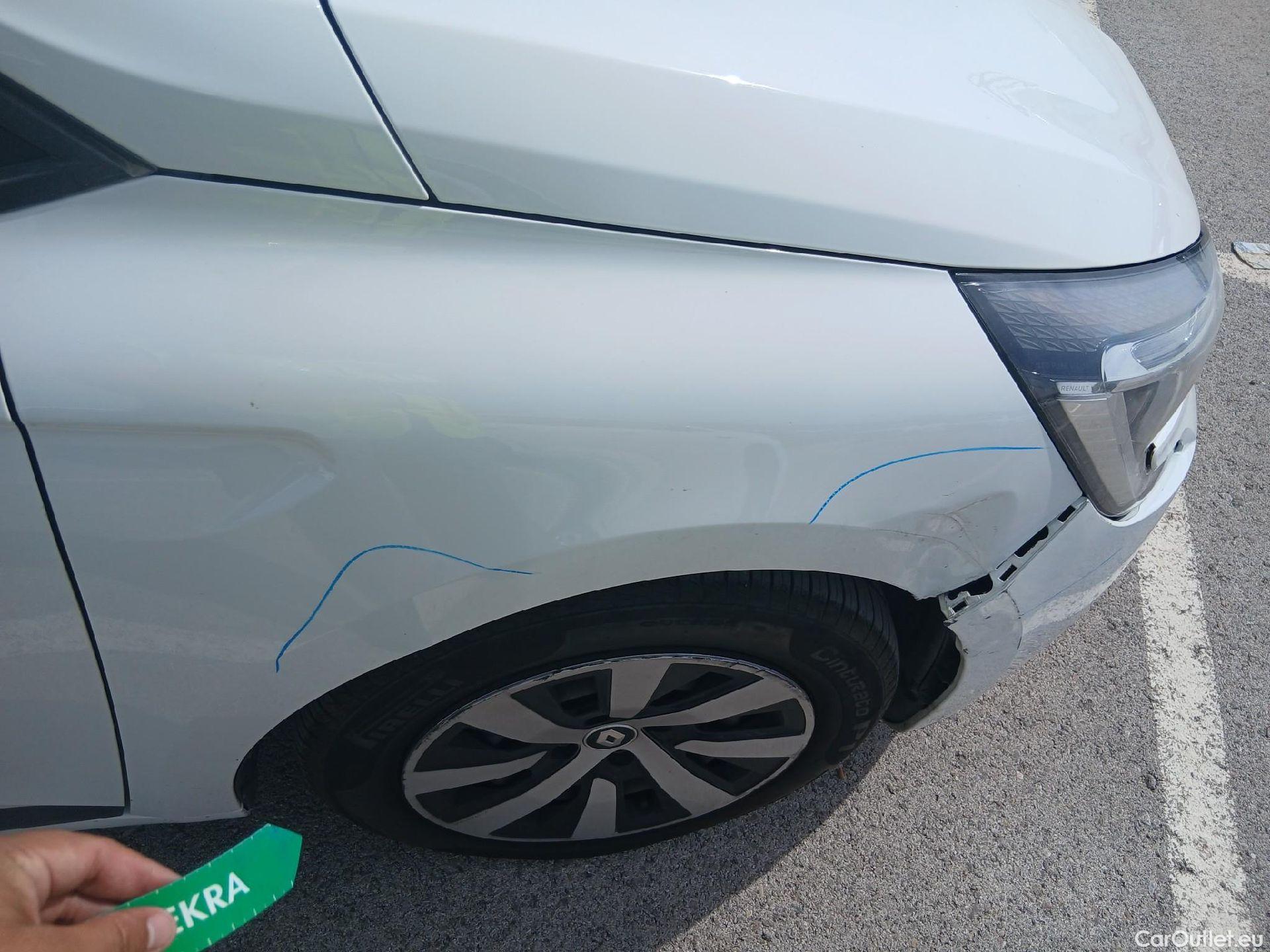  Renault  Clio RENAULT  / 2019 / 5P / berlina con portón Equilibre Blue dCi 74kW (100CV) #24