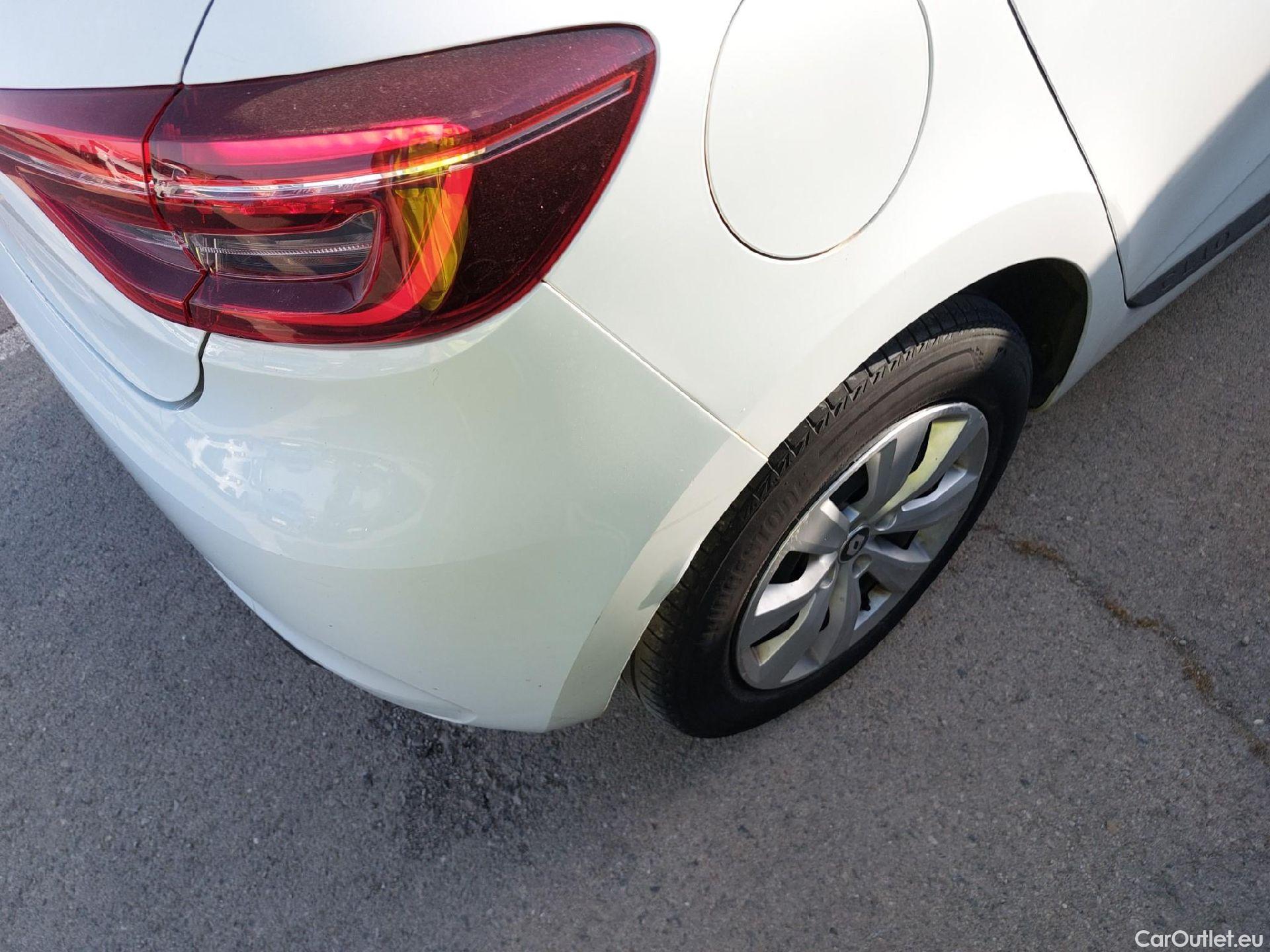  Renault  Clio RENAULT  / 2019 / 5P / berlina con portón Business Blue dCi 74kW (100CV) #14