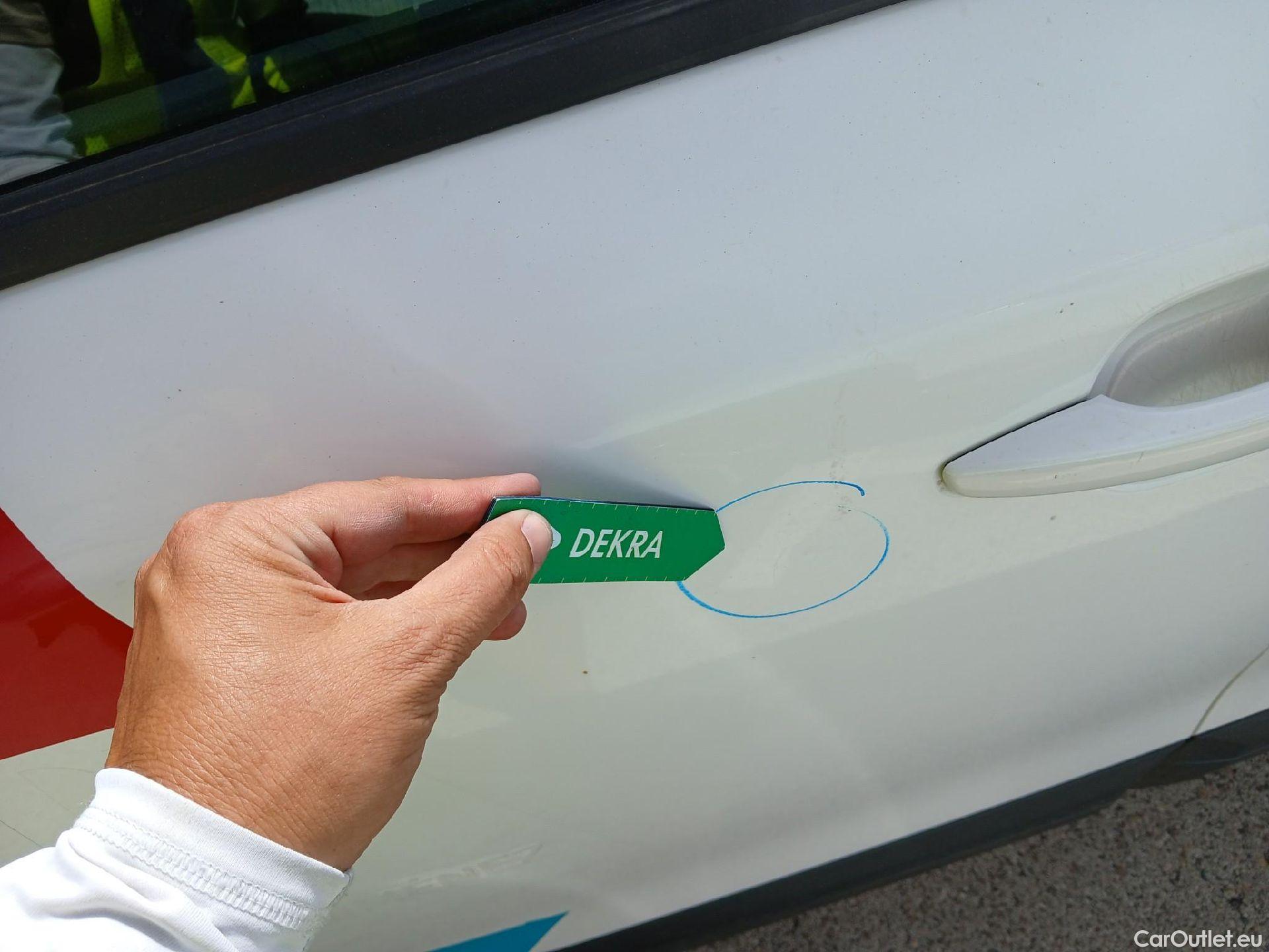  Peugeot  2008 PEUGEOT  / 2019 / 5P / todoterreno Active Pack BlueHDI 81kW (110CV) #8