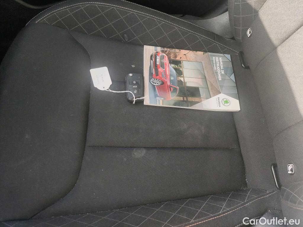  Skoda  KAMIQ SKODA  / 2019 / 5P / todoterreno 1.0 TSI 81kW (110CV) Emotion #1
