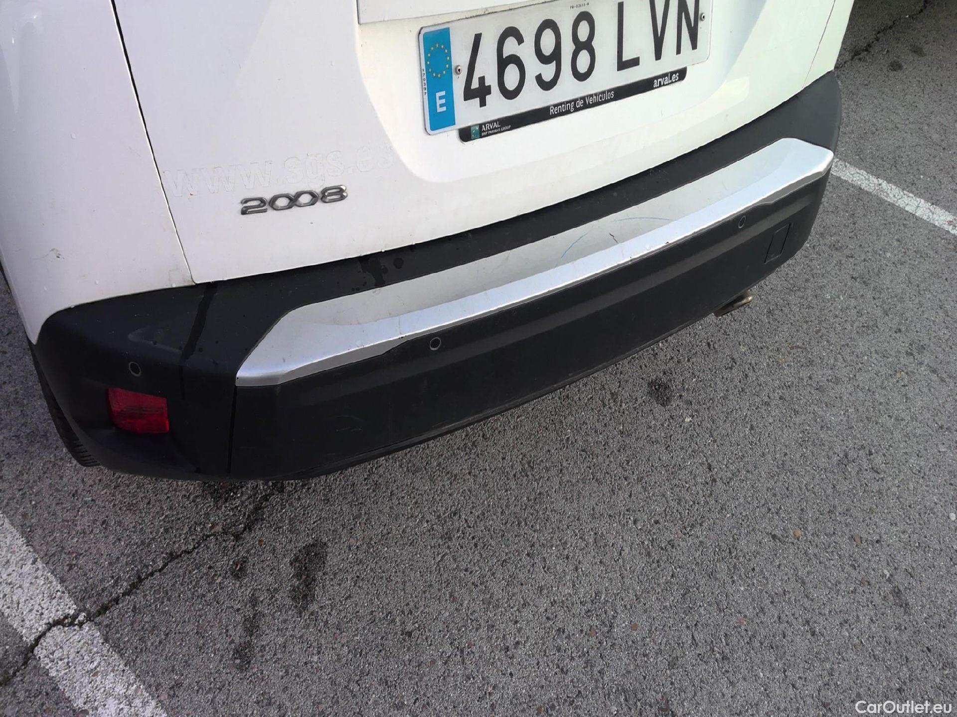  Peugeot  2008 PEUGEOT  / 2019 / 5P / todoterreno Allure BlueHDI 81kW (110CV) #9