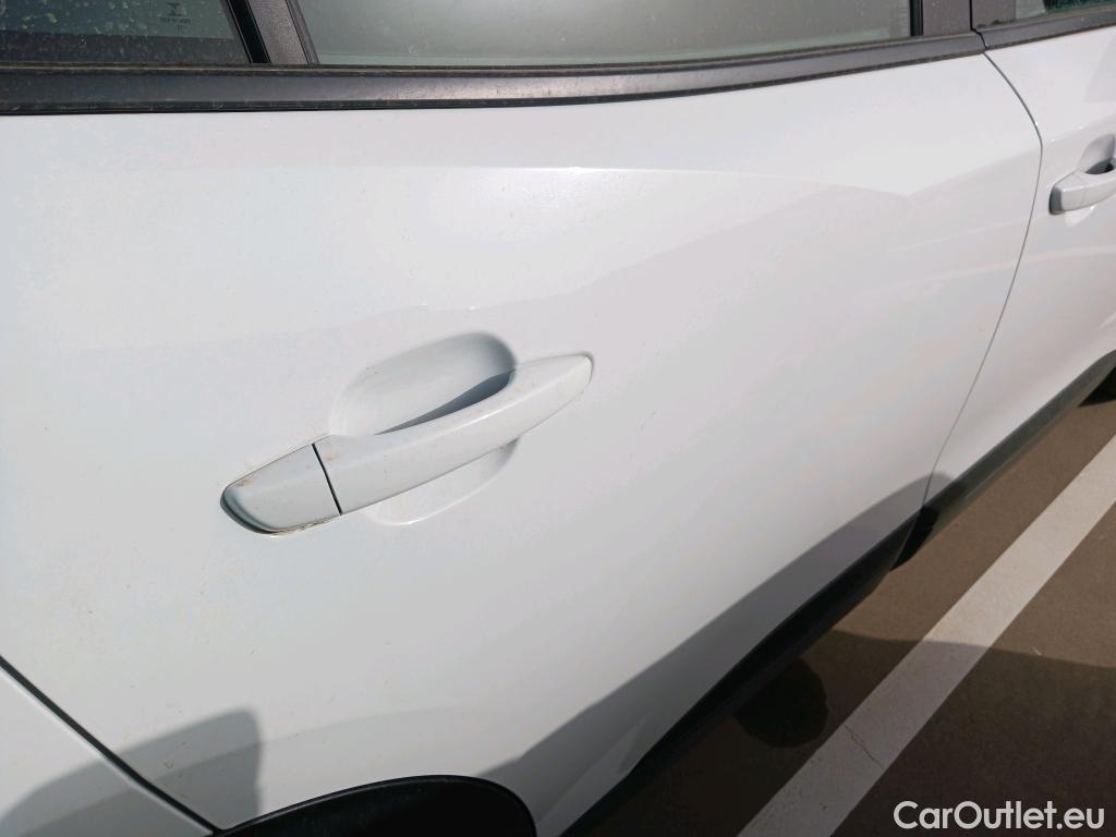  Peugeot  2008 PEUGEOT  / 2019 / 5P / todoterreno Active Puretech 100 S&S BVM6 #24