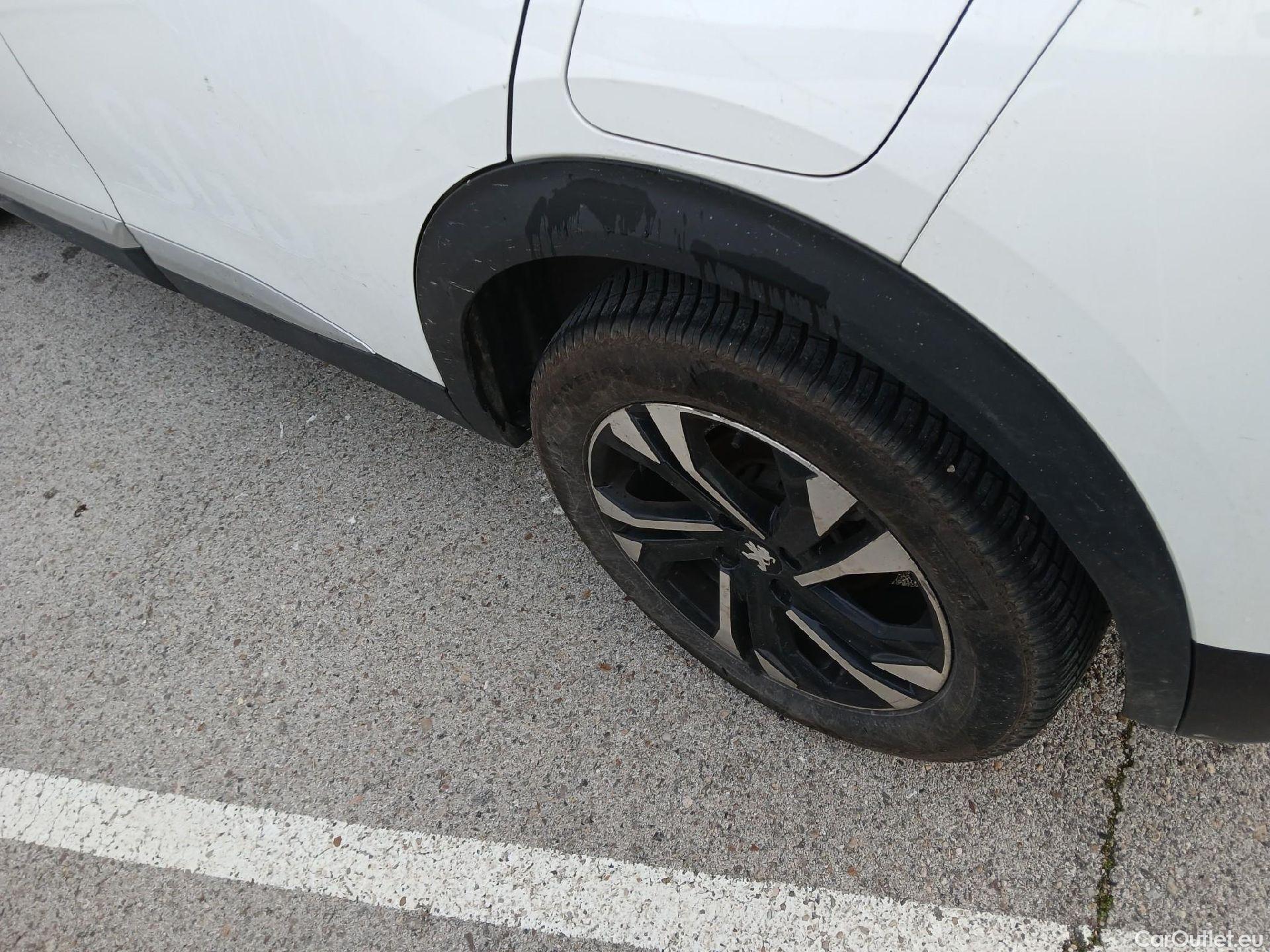  Peugeot  2008 PEUGEOT  / 2019 / 5P / todoterreno Allure BlueHDI 81kW (110CV) #1