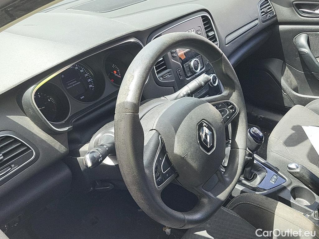 Renault  Megane RENAULT Mégane / 2015 / 5P / berlina con portón Life Blue dCi 70kW (95CV) #11