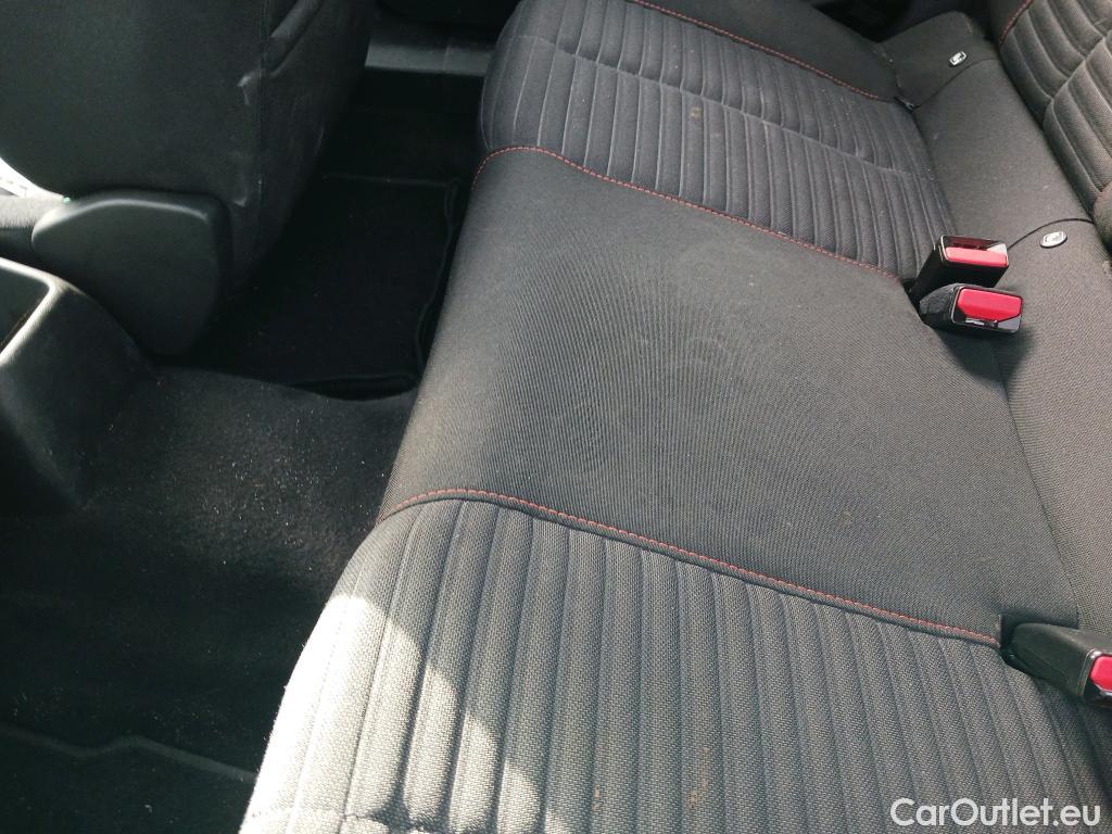  Peugeot  2008 PEUGEOT  / 2019 / 5P / todoterreno Active Puretech 100 S&S BVM6 #4