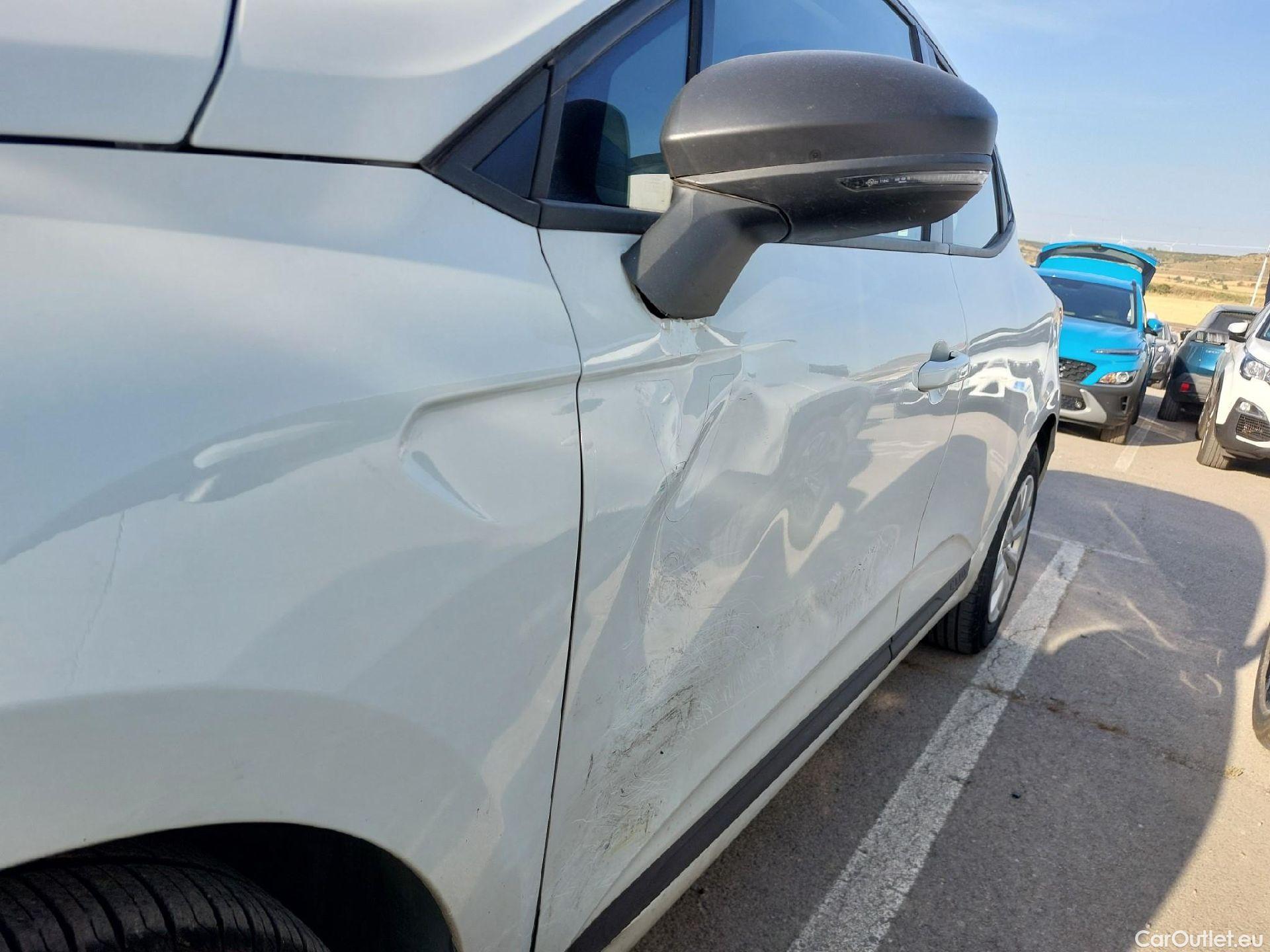  Renault  Clio RENAULT  / 2019 / 5P / berlina con portón Business Blue dCi 74kW (100CV) #6