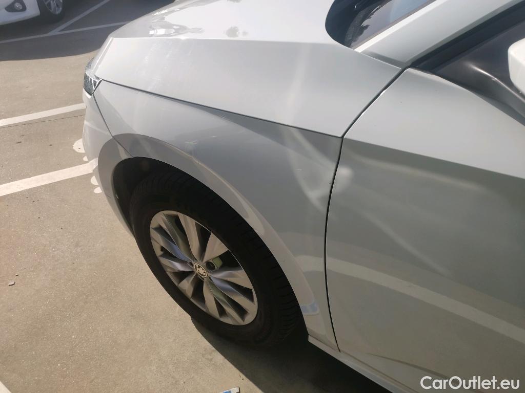  Skoda  KAMIQ SKODA  / 2019 / 5P / todoterreno 1.0 TSI 81kW (110CV) Emotion #7