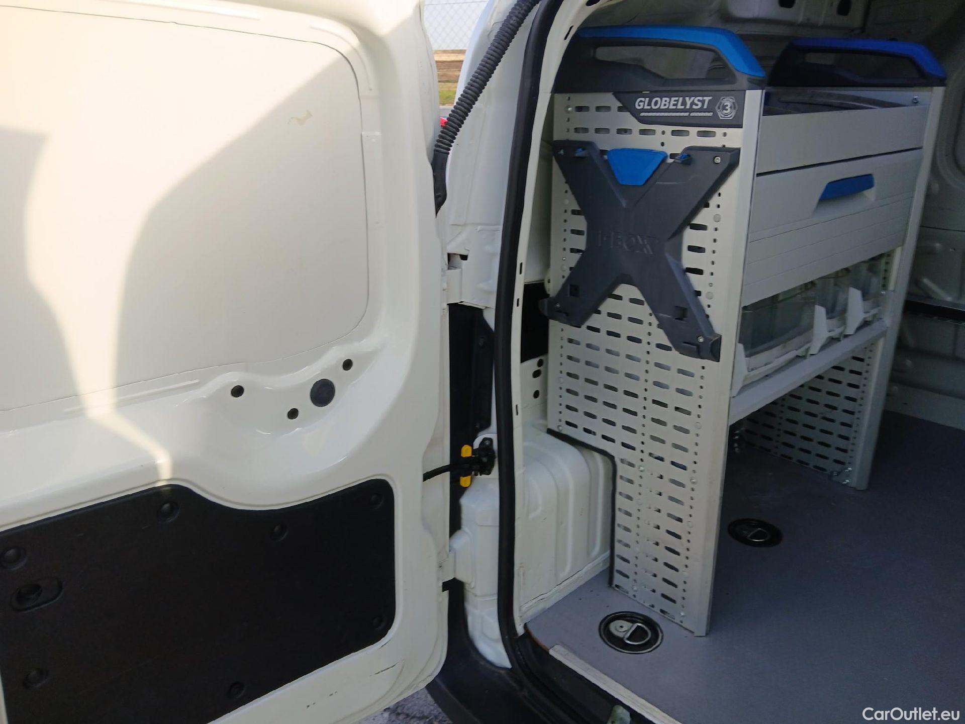 Fiat  Fiorino FIAT  / 2016 / 3P / furgón derivado de turismo Cargo Base 1.3 Mjet 59kW (80CV) E6 #3