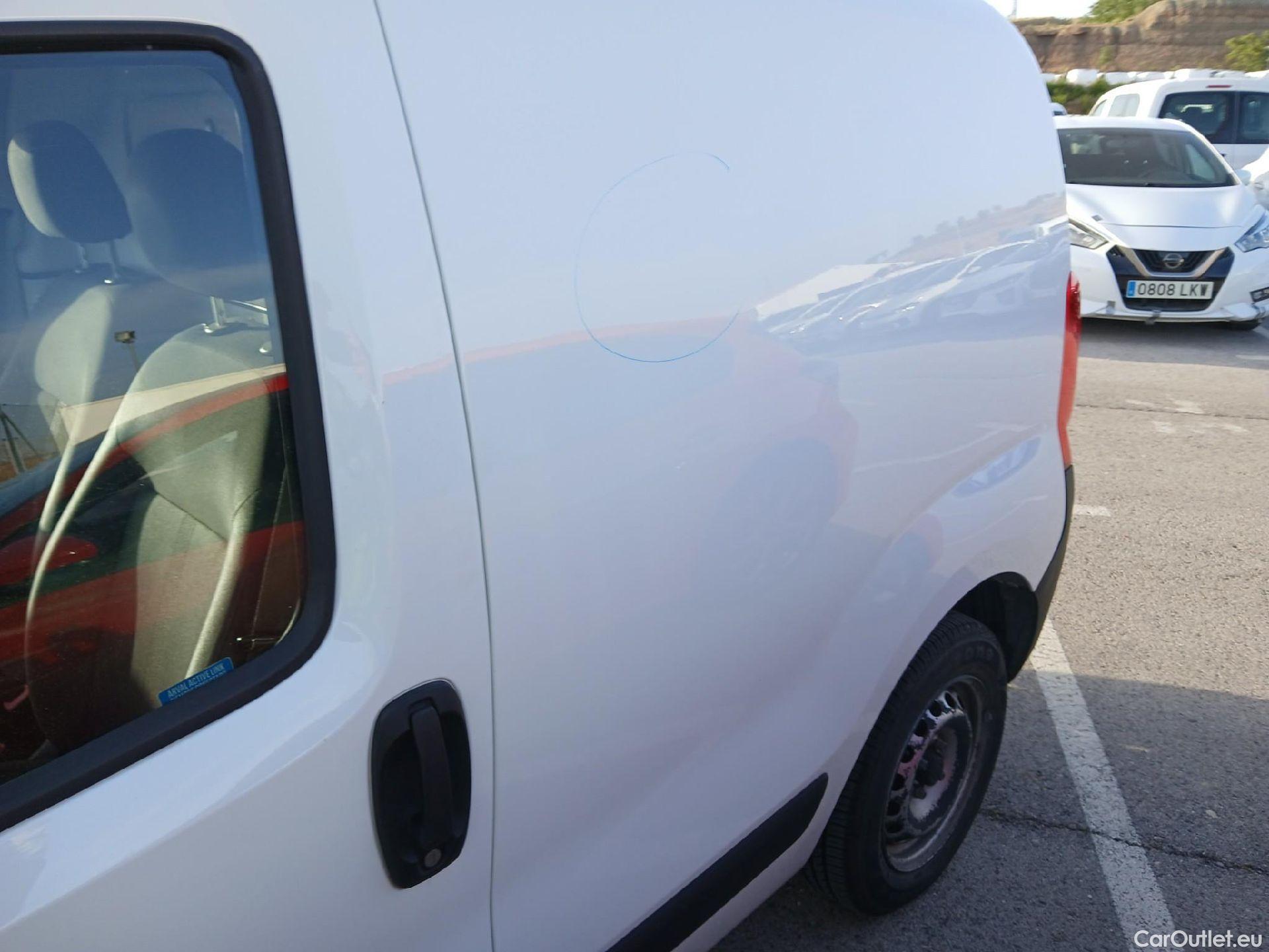  Fiat  Fiorino FIAT  / 2016 / 3P / furgón derivado de turismo Cargo Base 1.3 Mjet 59kW (80CV) E6 #12