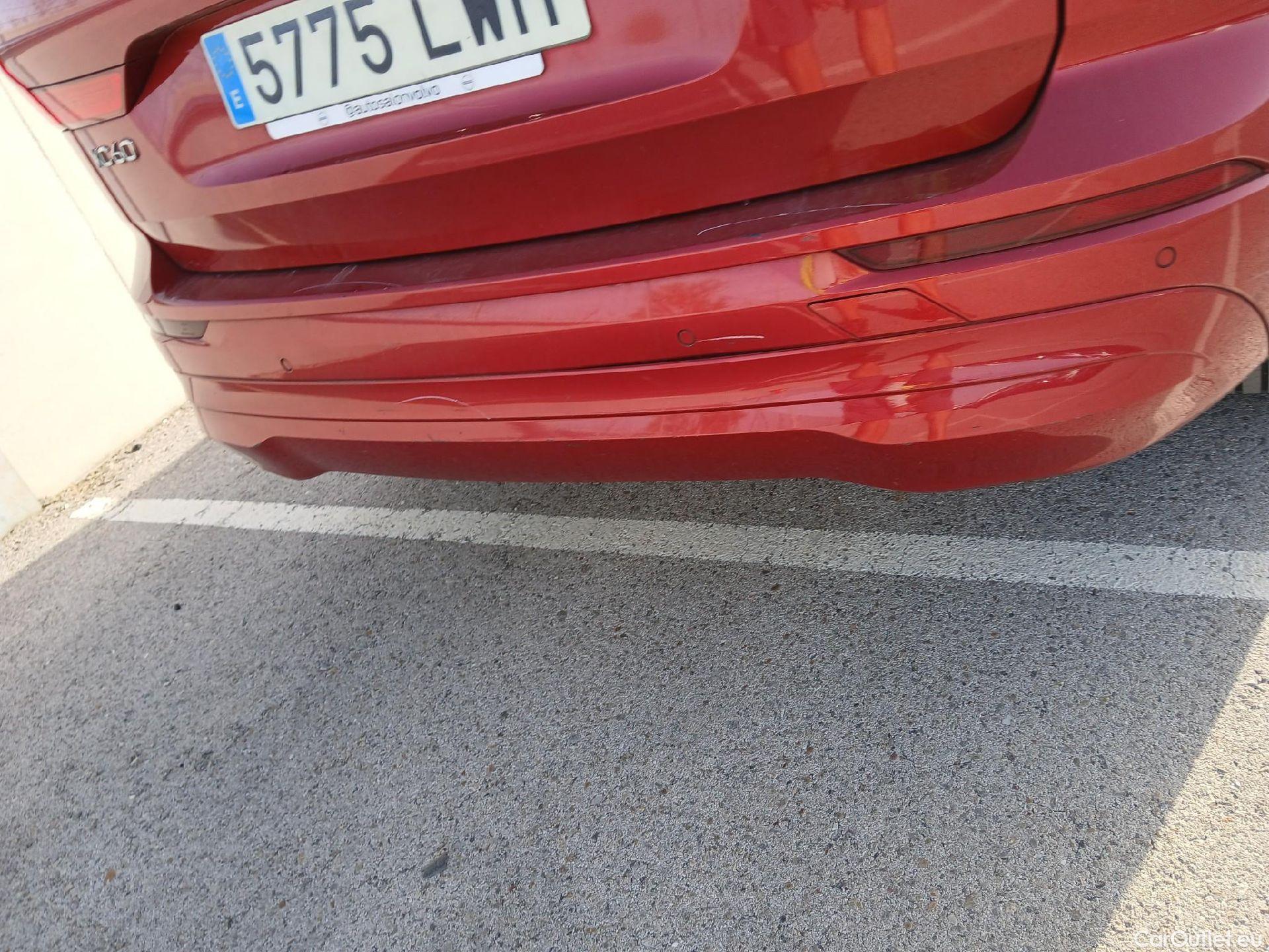  Volvo  XC60 VOLVO  / 2017 / 5P / todoterreno 2.0 B4 D Momentum Auto #24