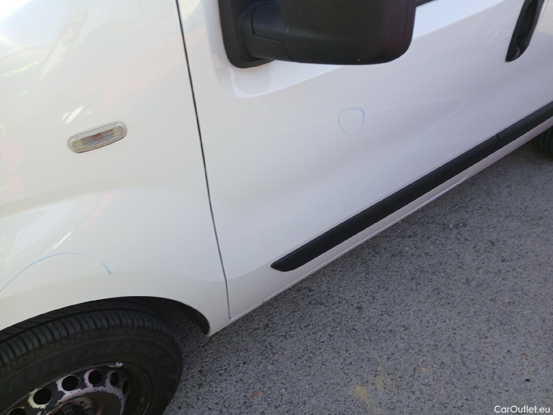  Fiat  Fiorino FIAT  / 2016 / 3P / furgón derivado de turismo Cargo Base 1.3 Mjet 59kW (80CV) E6 #10