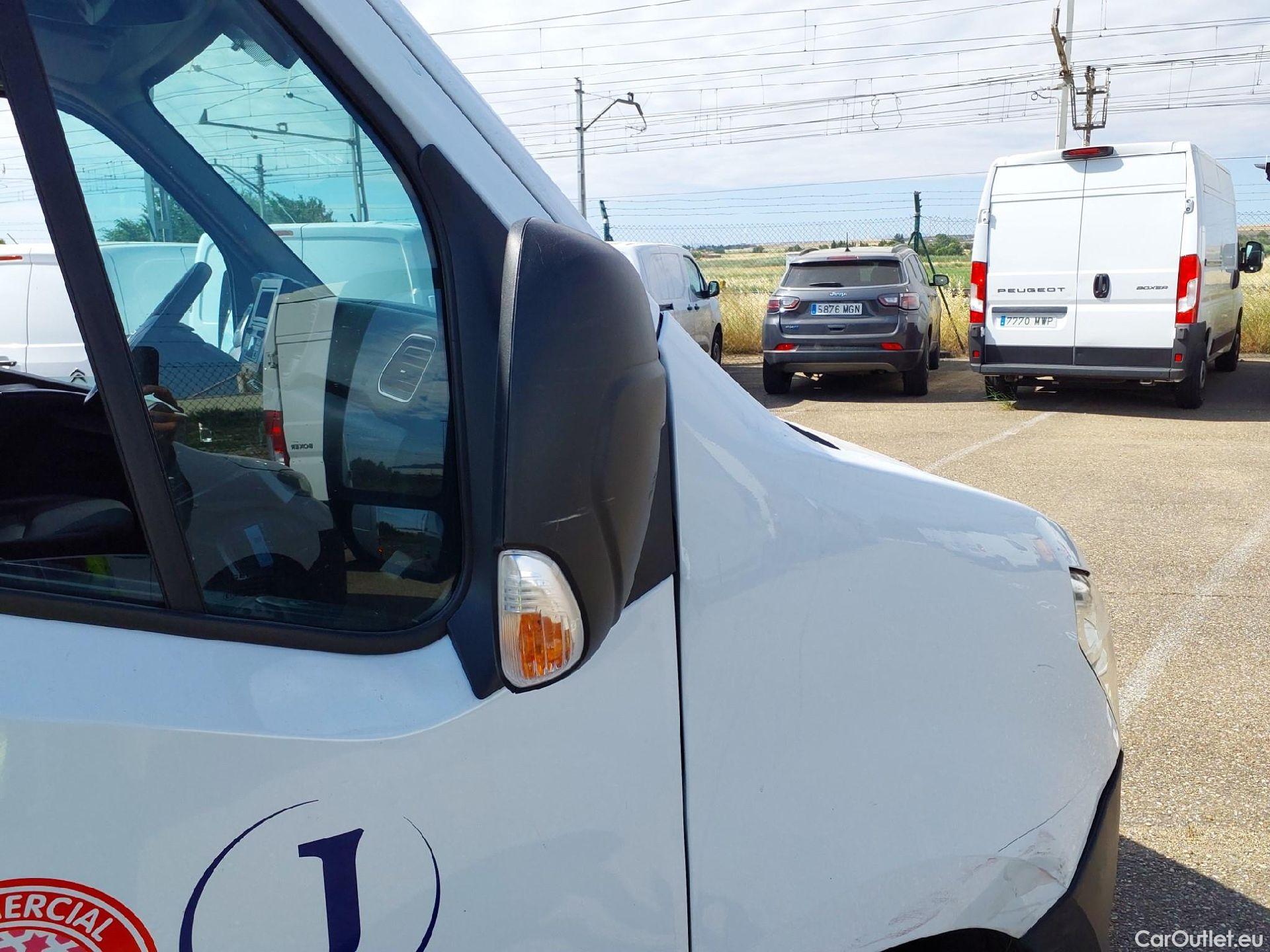  Nissan  Interstar NISSAN  / 2018 / 4P / furgón L2H2 3,5T 2.3dCi 99kW FWD Comfort #45