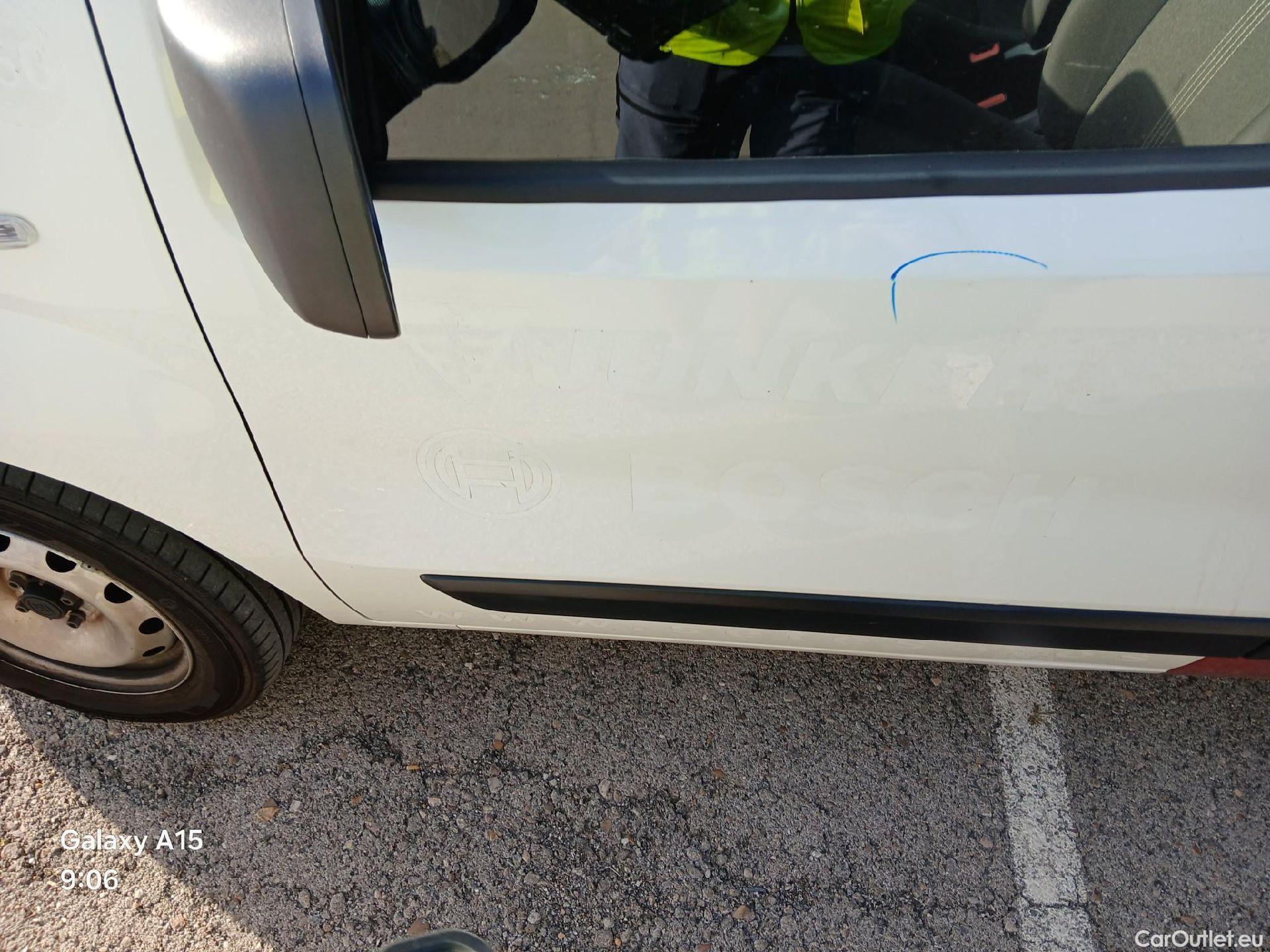  Fiat  Fiorino FIAT  / 2016 / 3P / furgón derivado de turismo Cargo Base N1 1.3 MJet 59 kW (80 CV) #18