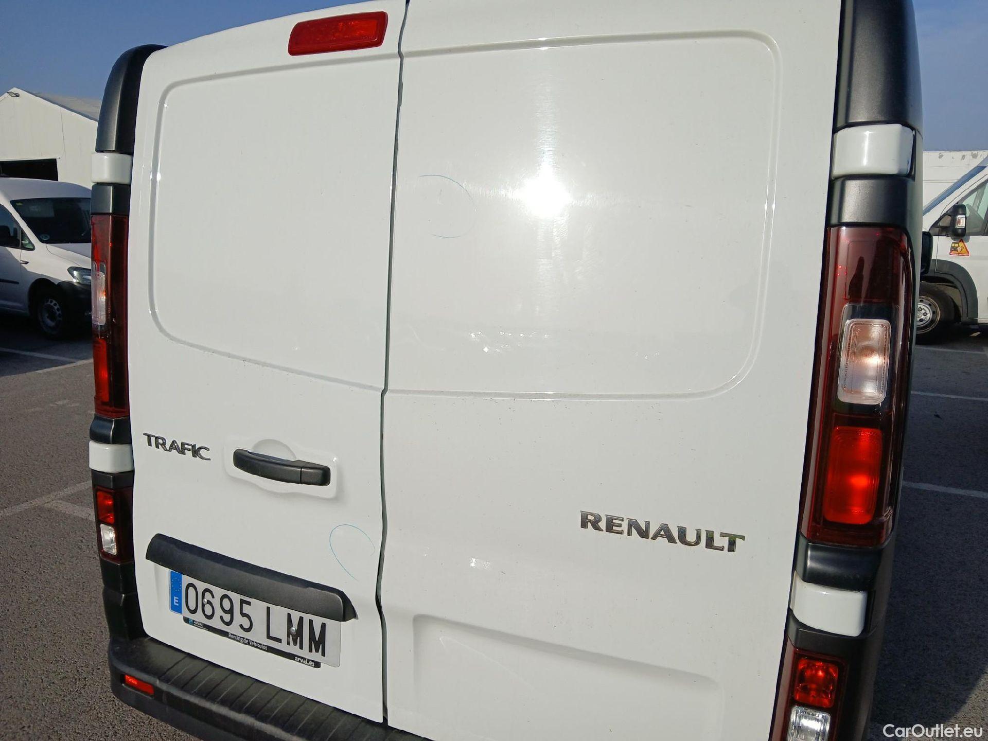  Renault  Trafic RENAULT  / 2019 / 4P / furgón Furgón 27 L1H1 Energy BluedCi 88 kW (AC) #12