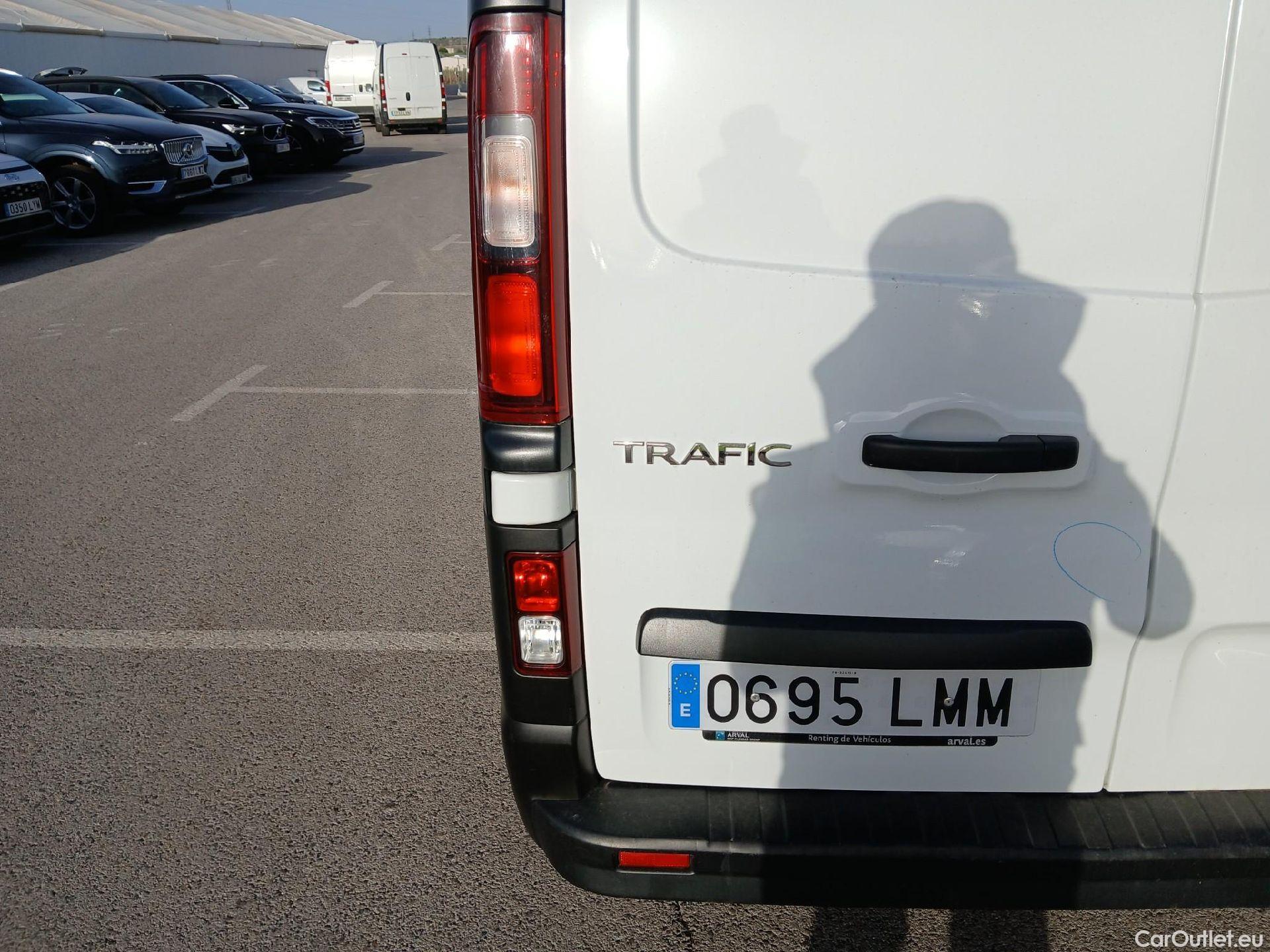  Renault  Trafic RENAULT  / 2019 / 4P / furgón Furgón 27 L1H1 Energy BluedCi 88 kW (AC) #10