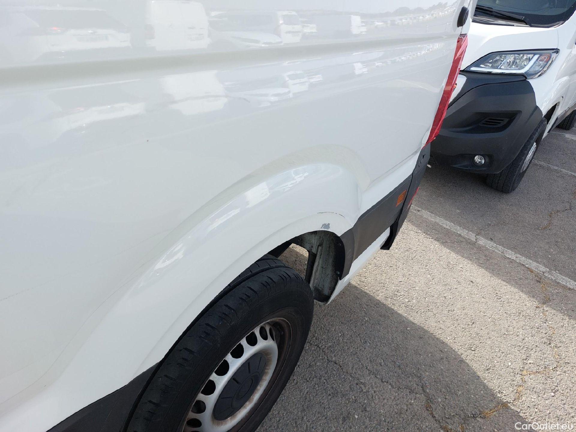  Volkswagen  Crafter VOLKSWAGEN  / 2017 / 4P / furgón 35 Furgón BM TN L3H2 2.0TDI 103kW(140CV) #9