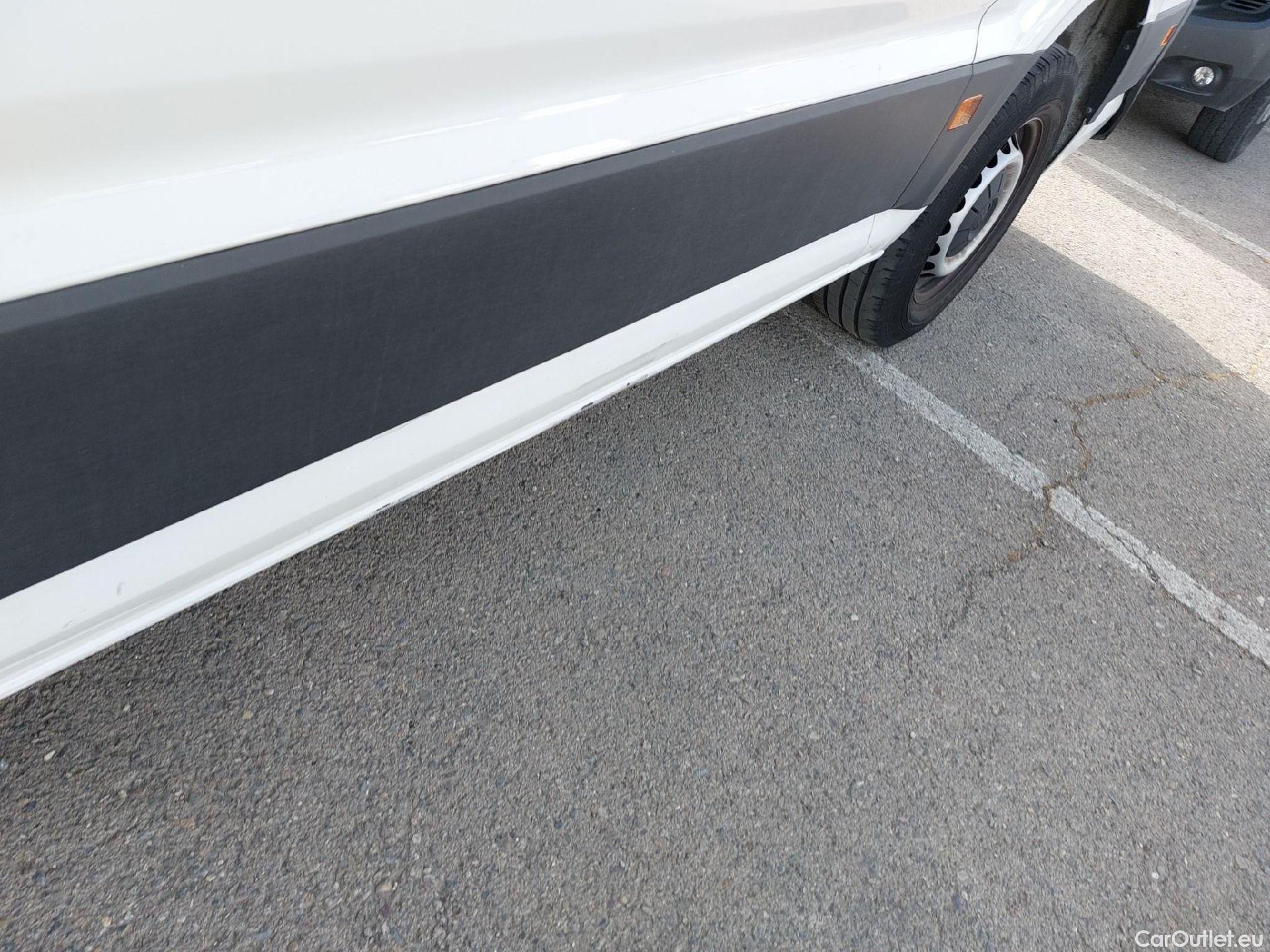  Volkswagen  Crafter VOLKSWAGEN  / 2017 / 4P / furgón 35 Furgón BM TN L3H2 2.0TDI 103kW(140CV) #7