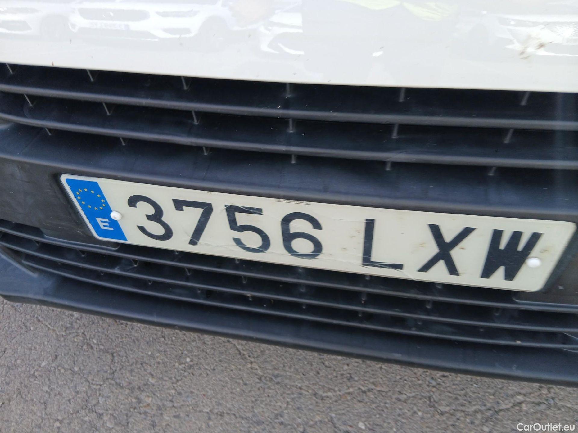  Opel  Vivaro OPEL  / 2019 / 4P / furgón 1.5 Diésel 74kW (100CV) M Std Express (AC) #4