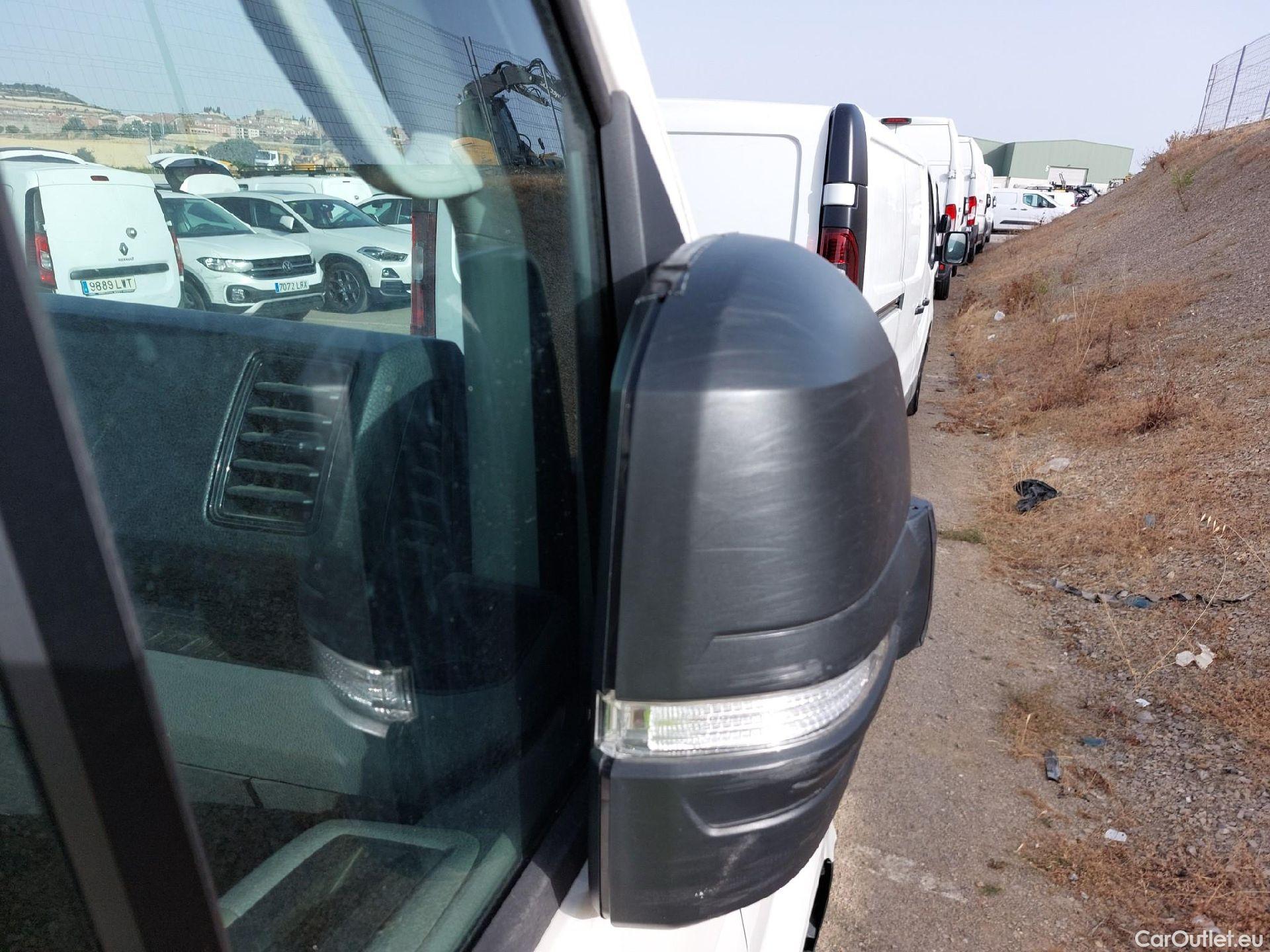  Volkswagen  Crafter VOLKSWAGEN  / 2017 / 4P / furgón 35 Furgón BM TN L3H2 2.0TDI 103kW(140CV) #34