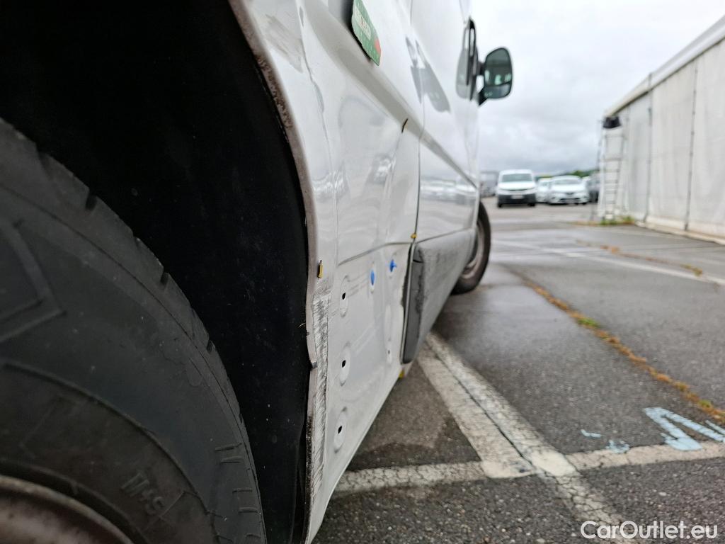  Nissan  Primastar NISSAN  4p Combi L2H1 2900KG 2.0 DCI 115 Acenta #30