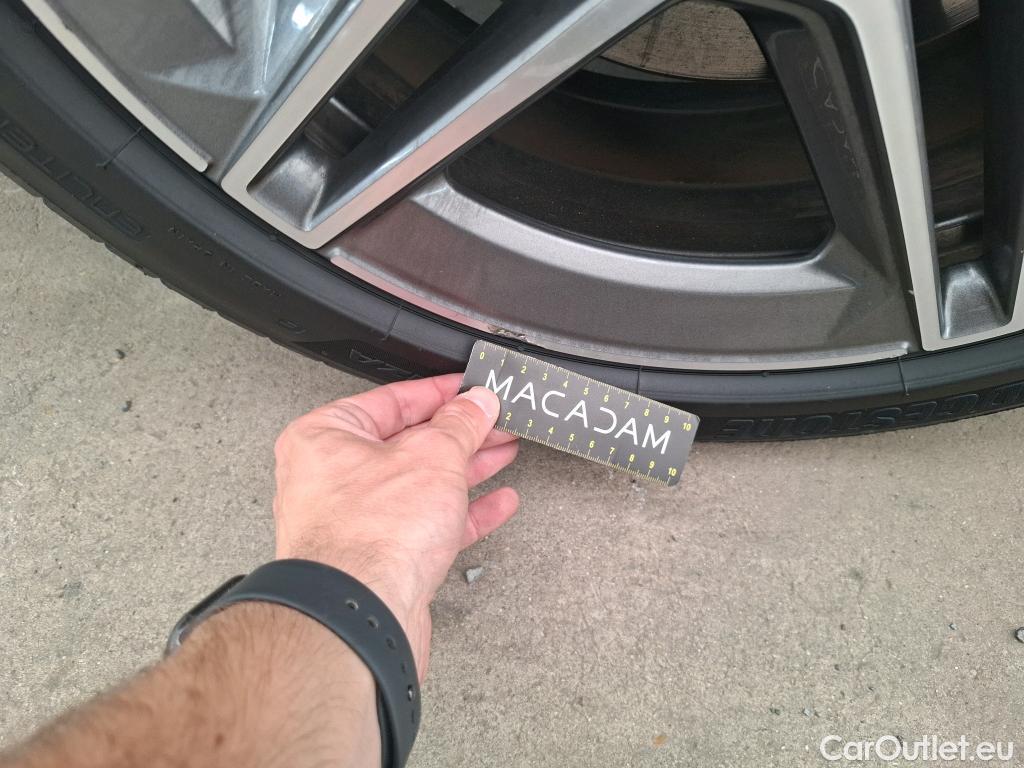  Mercedes  CLA-Klasse MERCEDES-BENZ CLA Coupe / 2019 / 4P / Coupé CLA 250 e AMG Line #4
