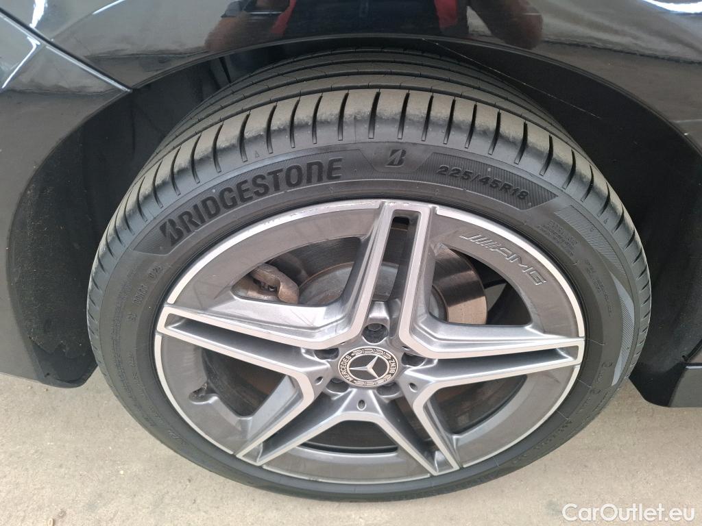  Mercedes  CLA-Klasse MERCEDES-BENZ CLA Coupe / 2019 / 4P / Coupé CLA 250 e AMG Line #1