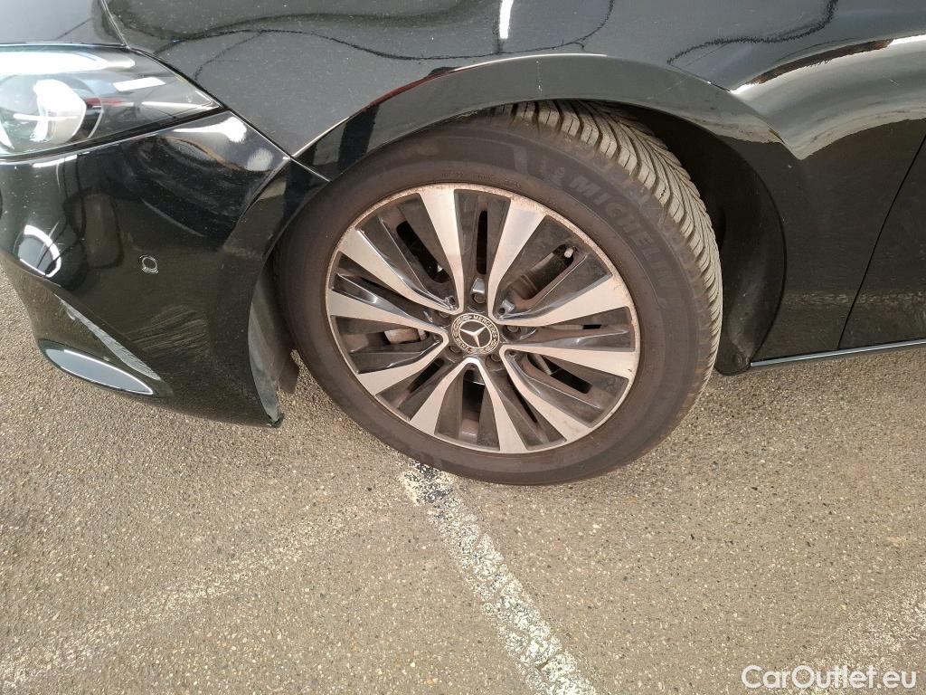  Mercedes  A-Klasse MERCEDES-BENZ Classe A Compact / 2018 / 5P / Berline A 180 d Business Line 8G-DCT #1