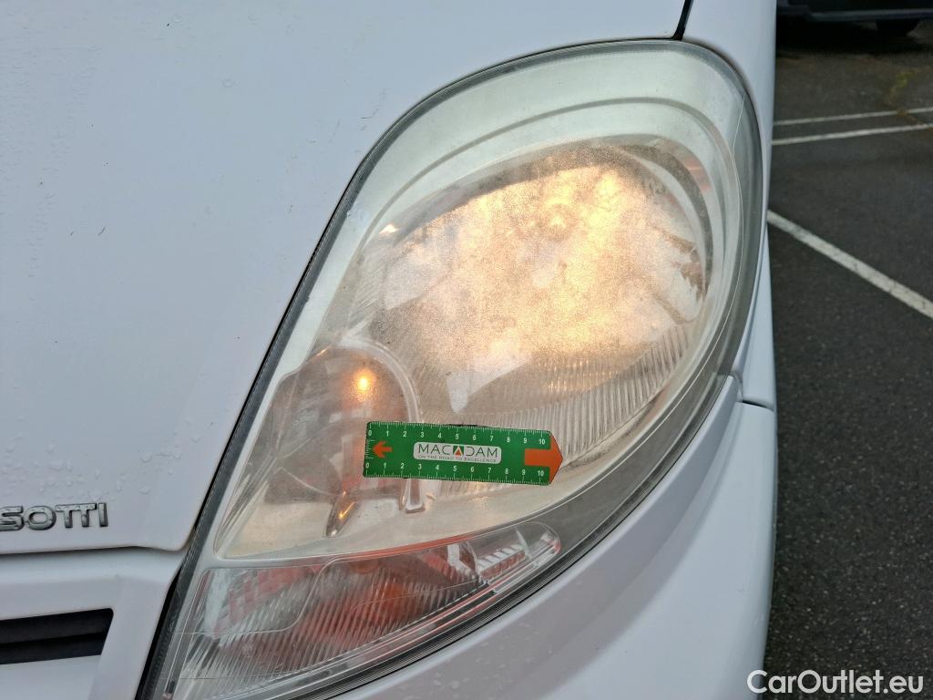  Nissan  Primastar NISSAN  4p Combi L2H1 2900KG 2.0 DCI 115 Acenta #114