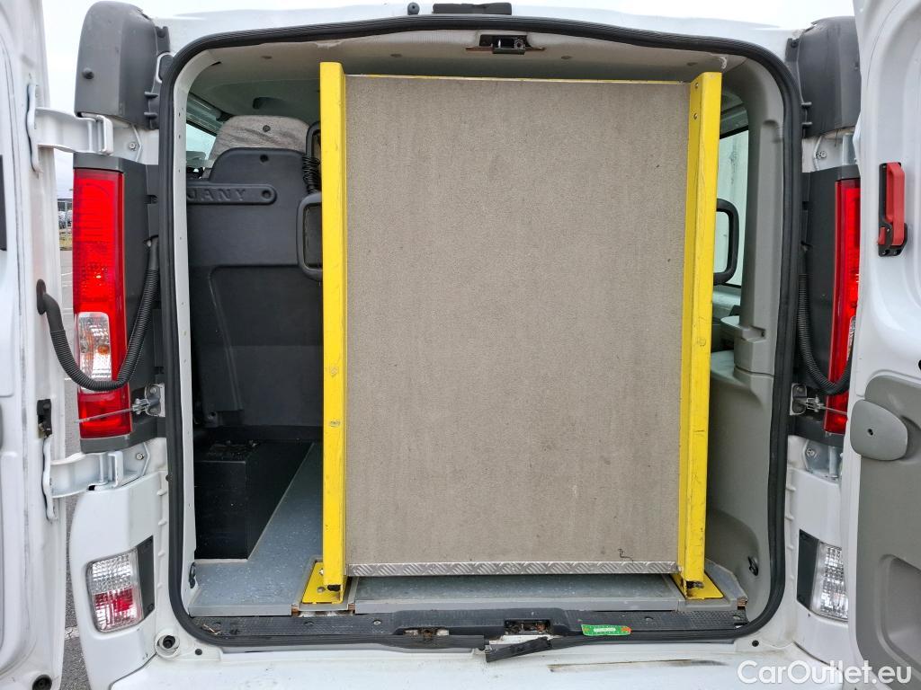  Nissan  Primastar NISSAN  4p Combi L2H1 2900KG 2.0 DCI 115 Acenta #80