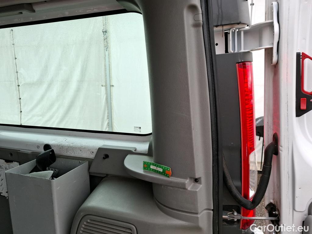  Nissan  Primastar NISSAN  4p Combi L2H1 2900KG 2.0 DCI 115 Acenta #100
