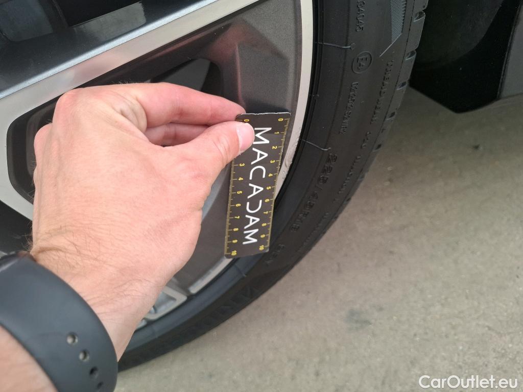  Mercedes  CLA-Klasse MERCEDES-BENZ CLA Coupe / 2019 / 4P / Coupé CLA 250 e AMG Line #5